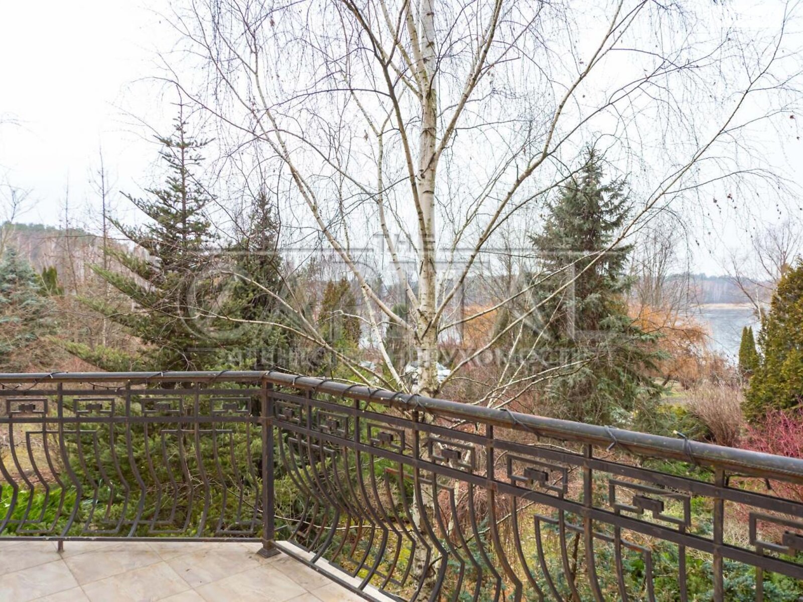 триповерховий будинок з верандою, 598.7 кв. м, кирпич. Здається помісячно в Шпитьках фото 1 триповерховий будинок з верандою, 598.7 кв. м, кирпич. Здається помісячно в Шпитьках фото 1