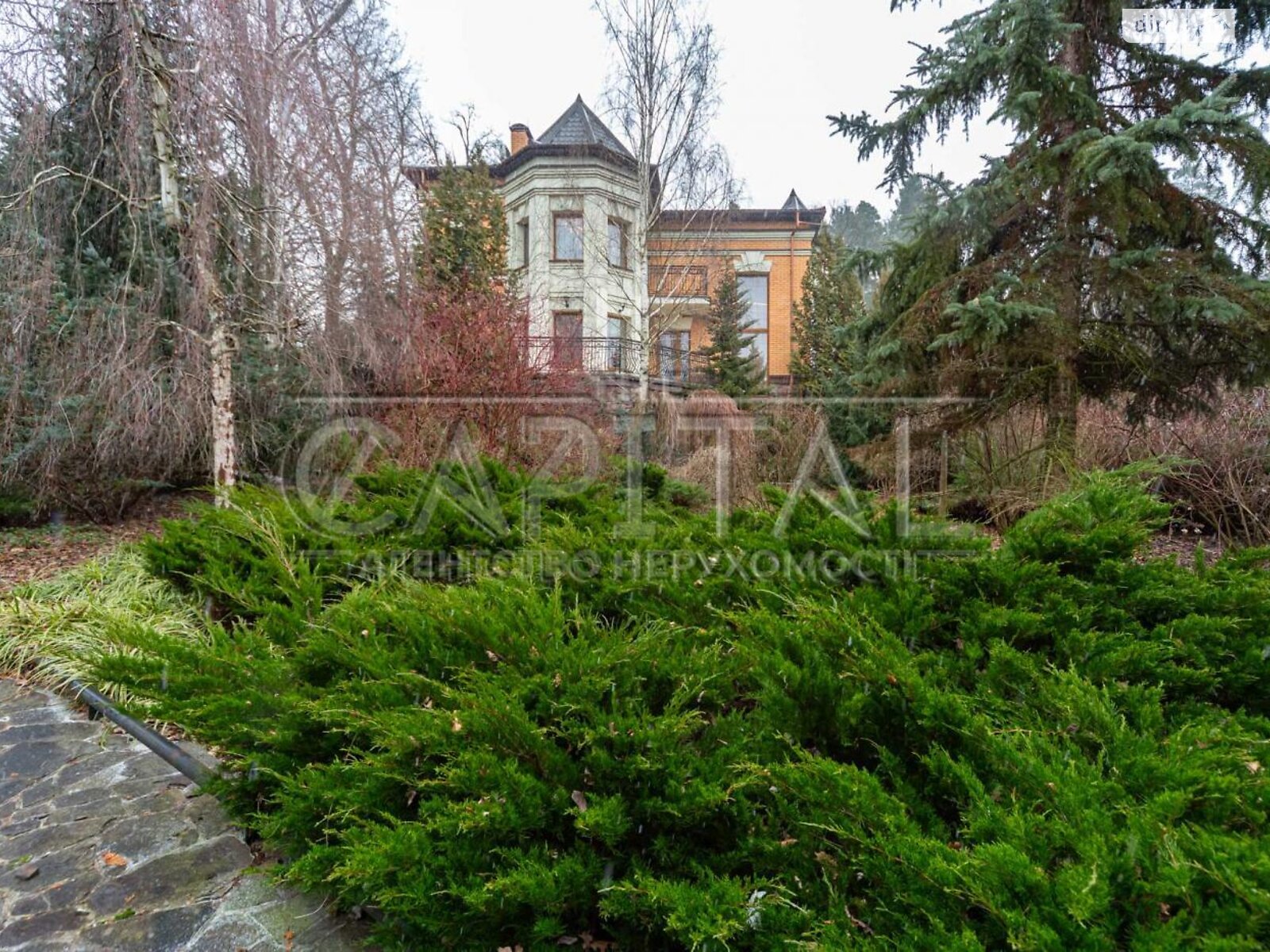 триповерховий будинок з верандою, 598.7 кв. м, кирпич. Здається помісячно в Шпитьках фото 1 триповерховий будинок з верандою, 598.7 кв. м, кирпич. Здається помісячно в Шпитьках фото 1