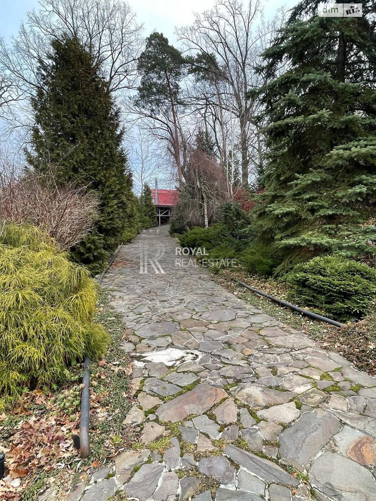 триповерховий будинок з верандою, 598.7 кв. м, цегла. Здається помісячно в Шпитьках фото 1 триповерховий будинок з верандою, 598.7 кв. м, цегла. Здається помісячно в Шпитьках фото 1
