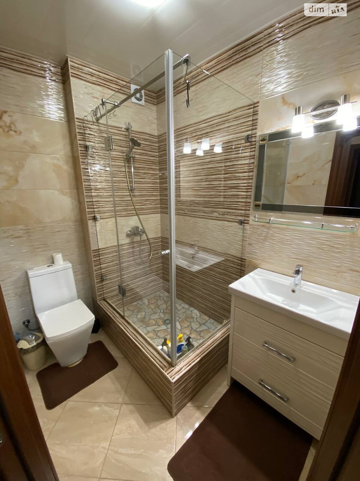 двопроверховий будинок з гаражем, 140 кв. м, цегла. Здається помісячно в Скнилові, в районі Центр фото 1