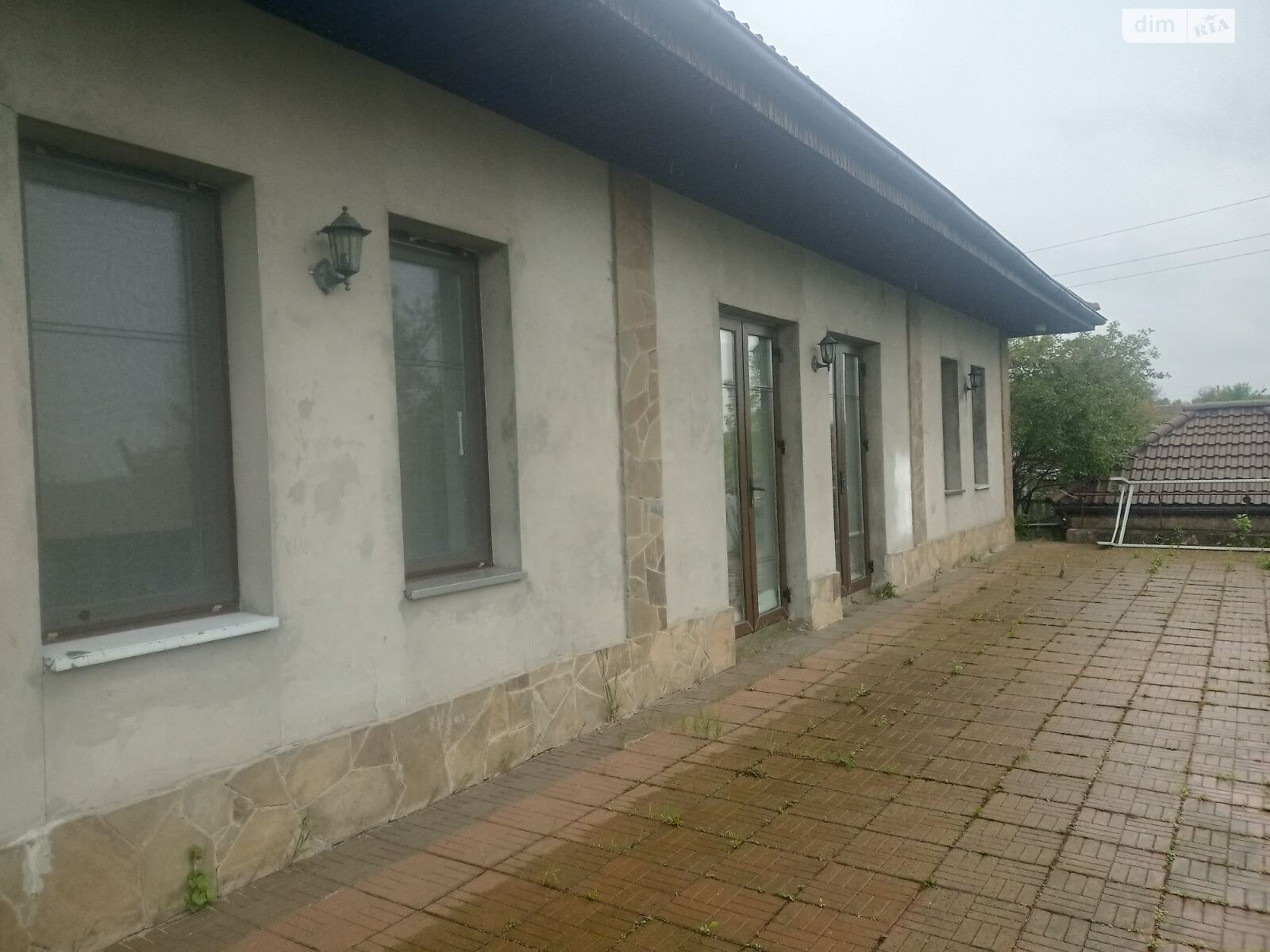 одноповерховий будинок з гаражем, 200 кв. м, цегла. Здається помісячно в Скоморохах фото 1 одноповерховий будинок з гаражем, 200 кв. м, цегла. Здається помісячно в Скоморохах фото 1