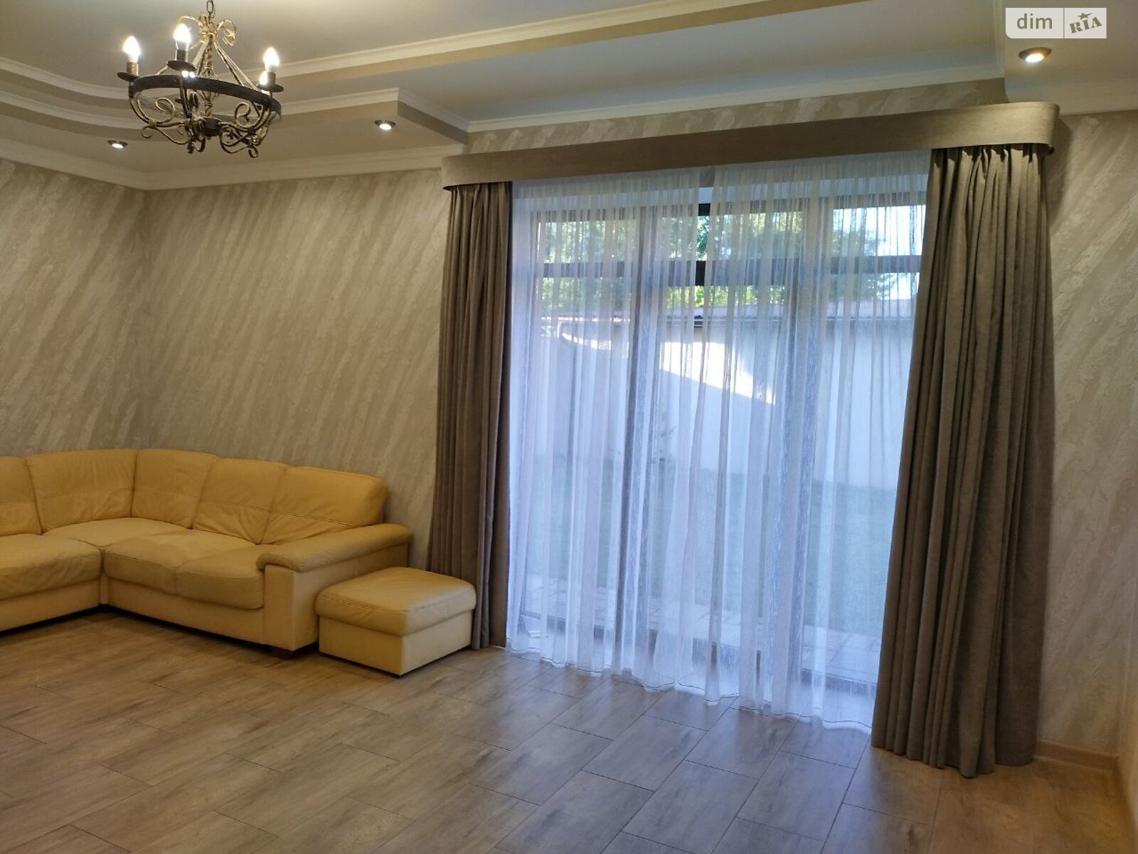 двоповерховий будинок з гаражем, 200 кв. м, цегла. Здається помісячно в Софіївській Борщагівці фото 1 двоповерховий будинок з гаражем, 200 кв. м, цегла. Здається помісячно в Софіївській Борщагівці фото 1