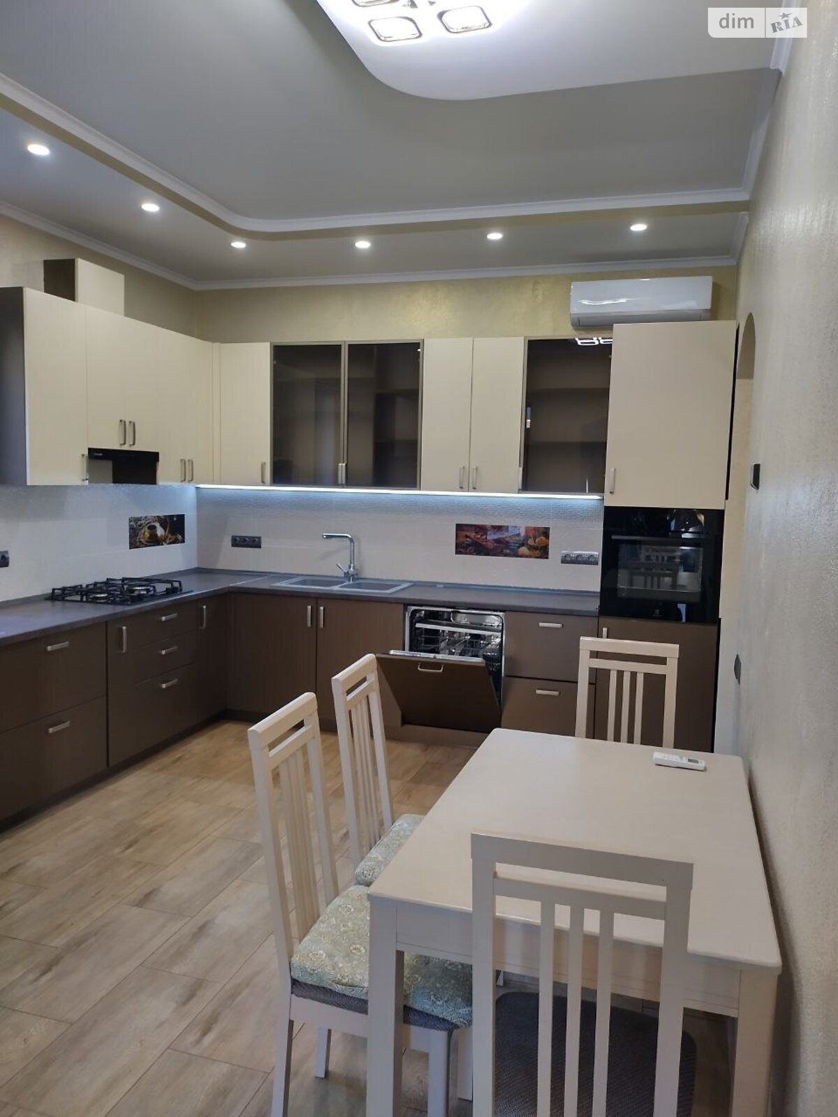 двоповерховий будинок з гаражем, 200 кв. м, цегла. Здається помісячно в Софіївській Борщагівці фото 1 двоповерховий будинок з гаражем, 200 кв. м, цегла. Здається помісячно в Софіївській Борщагівці фото 1