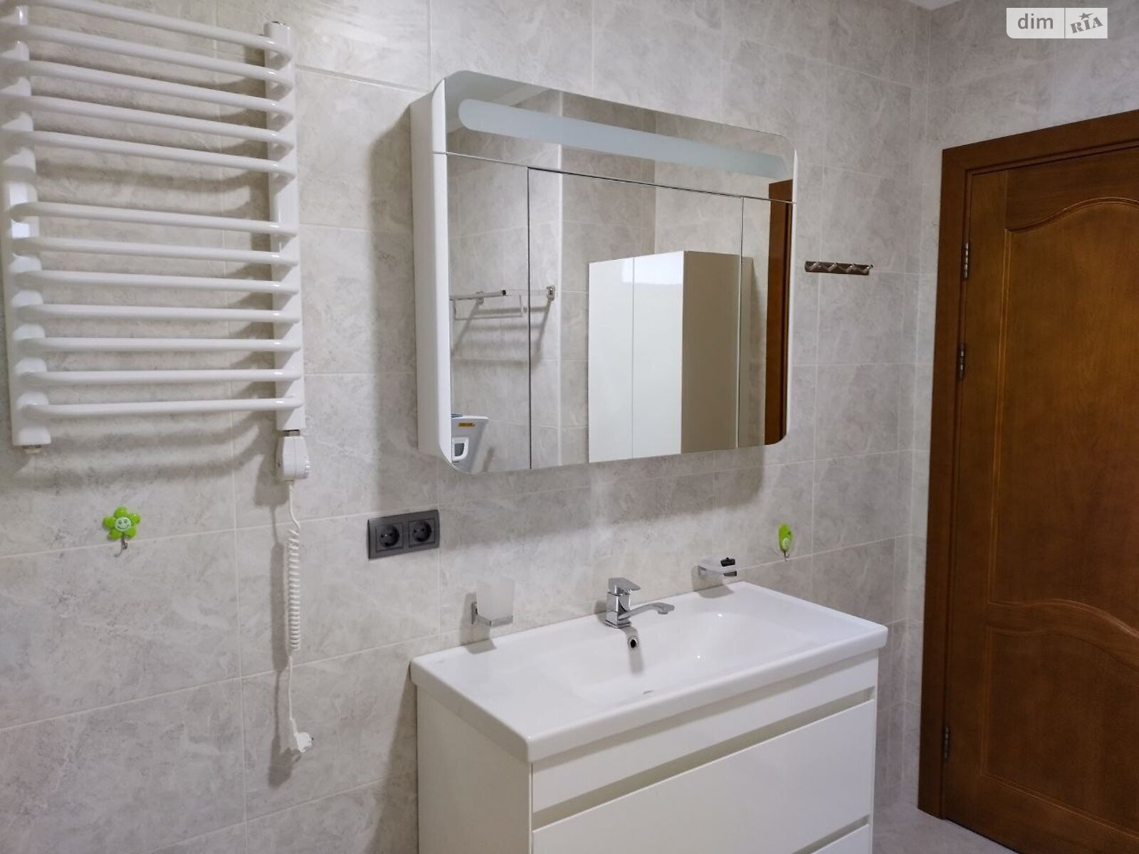 двоповерховий будинок з гаражем, 200 кв. м, цегла. Здається помісячно в Софіївській Борщагівці фото 1 двоповерховий будинок з гаражем, 200 кв. м, цегла. Здається помісячно в Софіївській Борщагівці фото 1