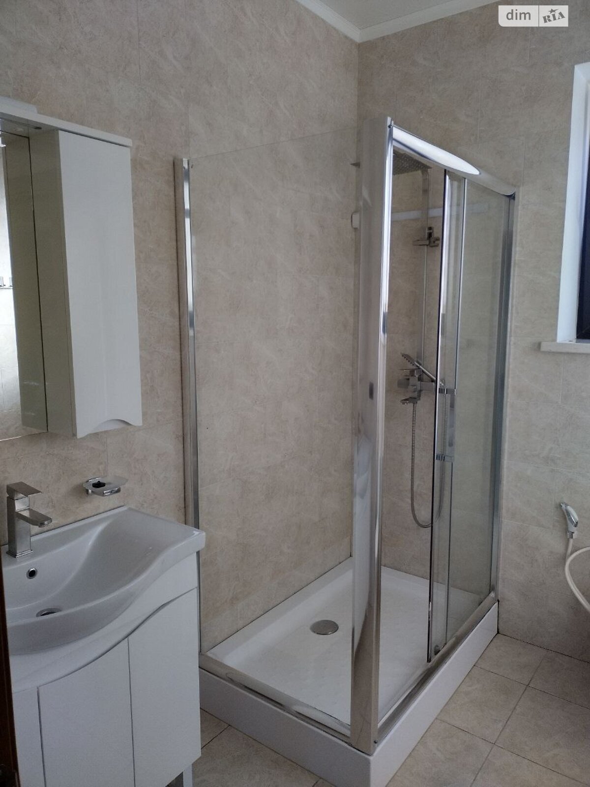 двоповерховий будинок з гаражем, 200 кв. м, цегла. Здається помісячно в Софіївській Борщагівці фото 1 двоповерховий будинок з гаражем, 200 кв. м, цегла. Здається помісячно в Софіївській Борщагівці фото 1