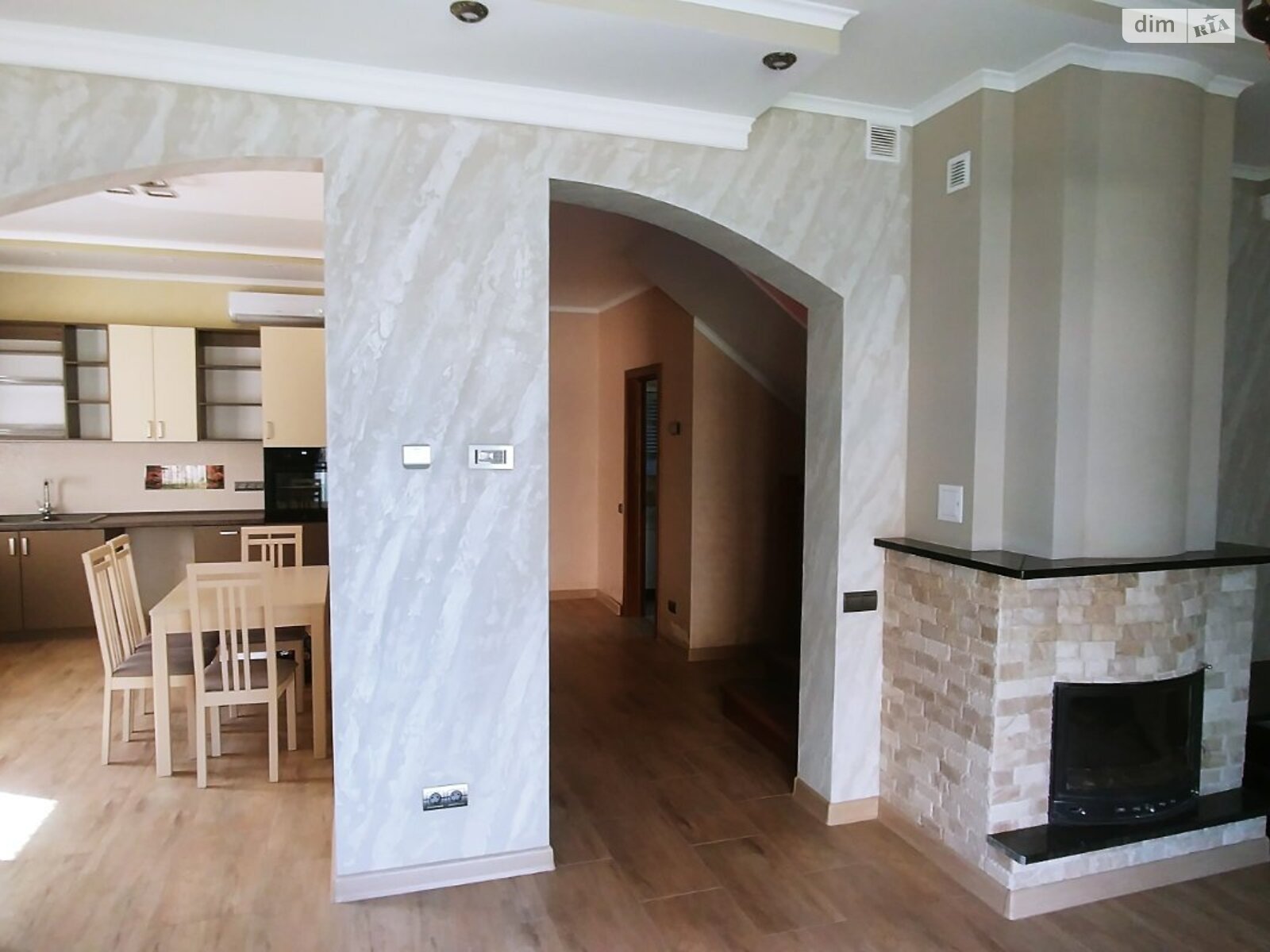 двоповерховий будинок з гаражем, 200 кв. м, цегла. Здається помісячно в Софіївській Борщагівці фото 1 двоповерховий будинок з гаражем, 200 кв. м, цегла. Здається помісячно в Софіївській Борщагівці фото 1