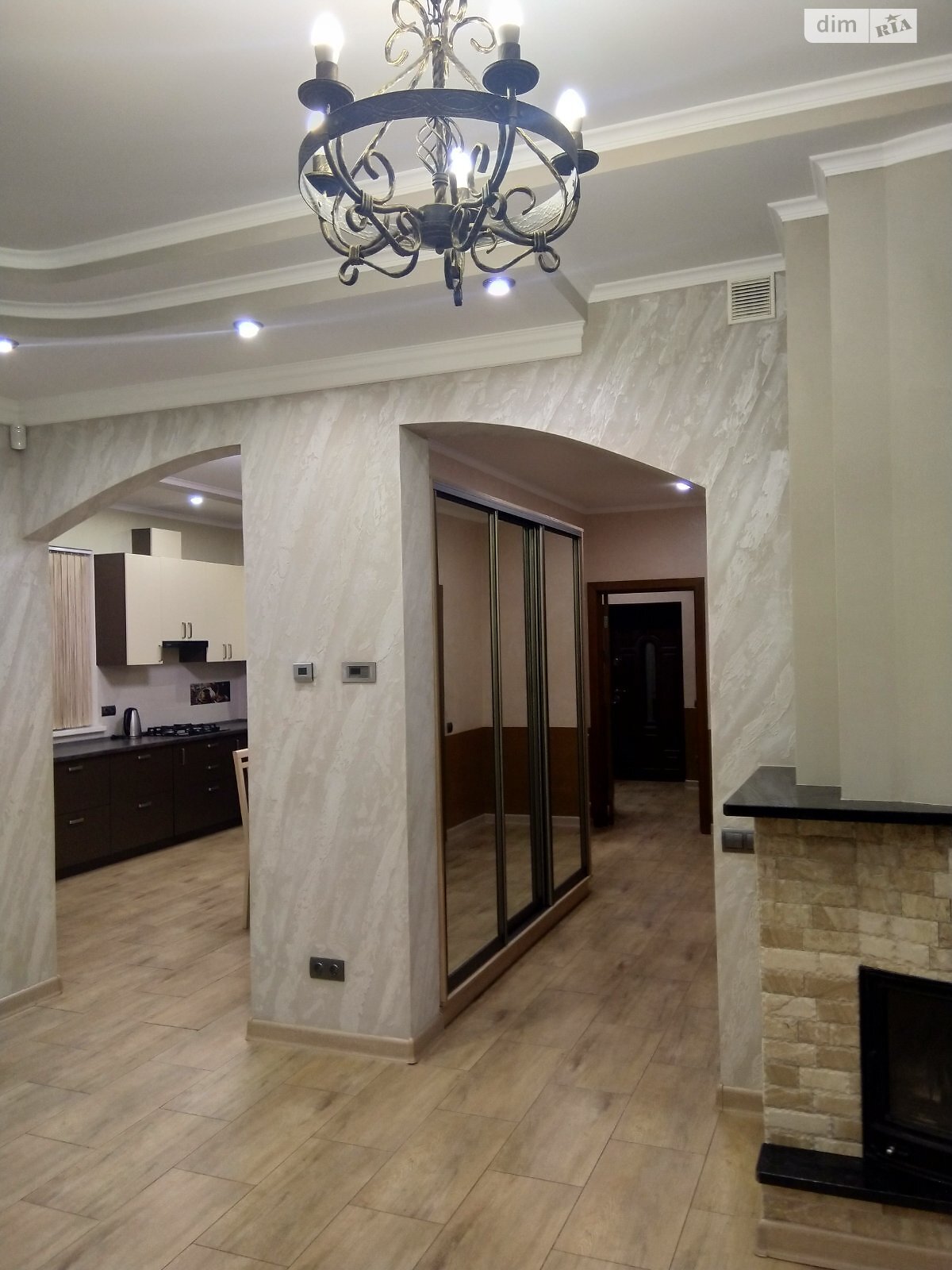 двоповерховий будинок з гаражем, 200 кв. м, цегла. Здається помісячно в Софіївській Борщагівці фото 1 двоповерховий будинок з гаражем, 200 кв. м, цегла. Здається помісячно в Софіївській Борщагівці фото 1