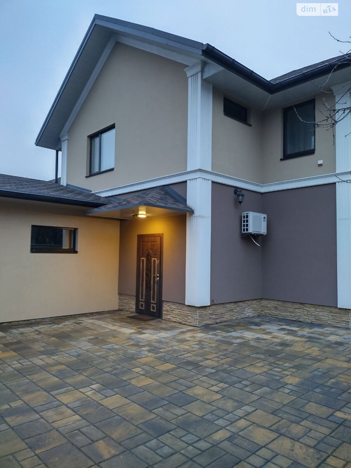 двоповерховий будинок з гаражем, 200 кв. м, цегла. Здається помісячно в Софіївській Борщагівці фото 1 двоповерховий будинок з гаражем, 200 кв. м, цегла. Здається помісячно в Софіївській Борщагівці фото 1