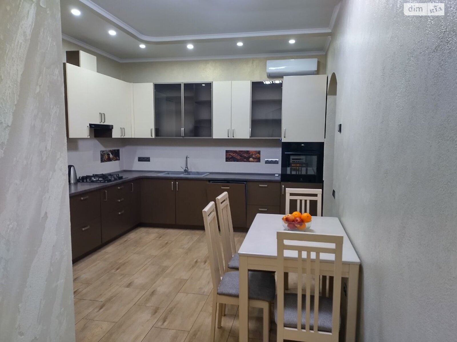 двоповерховий будинок з гаражем, 200 кв. м, цегла. Здається помісячно в Софіївській Борщагівці фото 1 двоповерховий будинок з гаражем, 200 кв. м, цегла. Здається помісячно в Софіївській Борщагівці фото 1