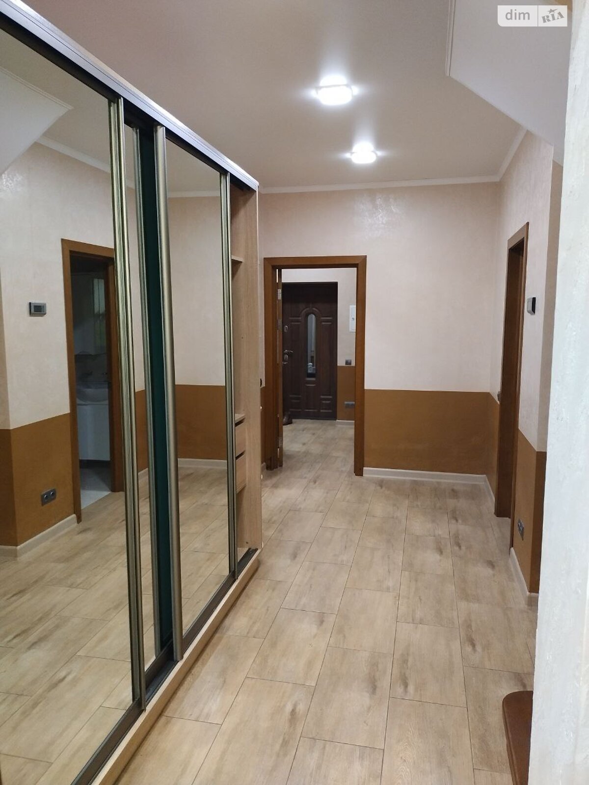 двоповерховий будинок з гаражем, 200 кв. м, цегла. Здається помісячно в Софіївській Борщагівці фото 1 двоповерховий будинок з гаражем, 200 кв. м, цегла. Здається помісячно в Софіївській Борщагівці фото 1