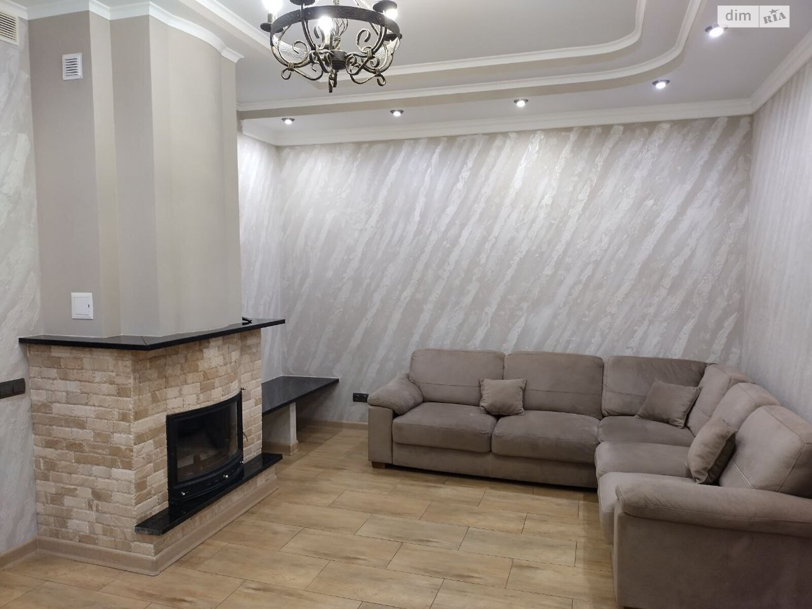 двоповерховий будинок з гаражем, 200 кв. м, цегла. Здається помісячно в Софіївській Борщагівці фото 1 двоповерховий будинок з гаражем, 200 кв. м, цегла. Здається помісячно в Софіївській Борщагівці фото 1