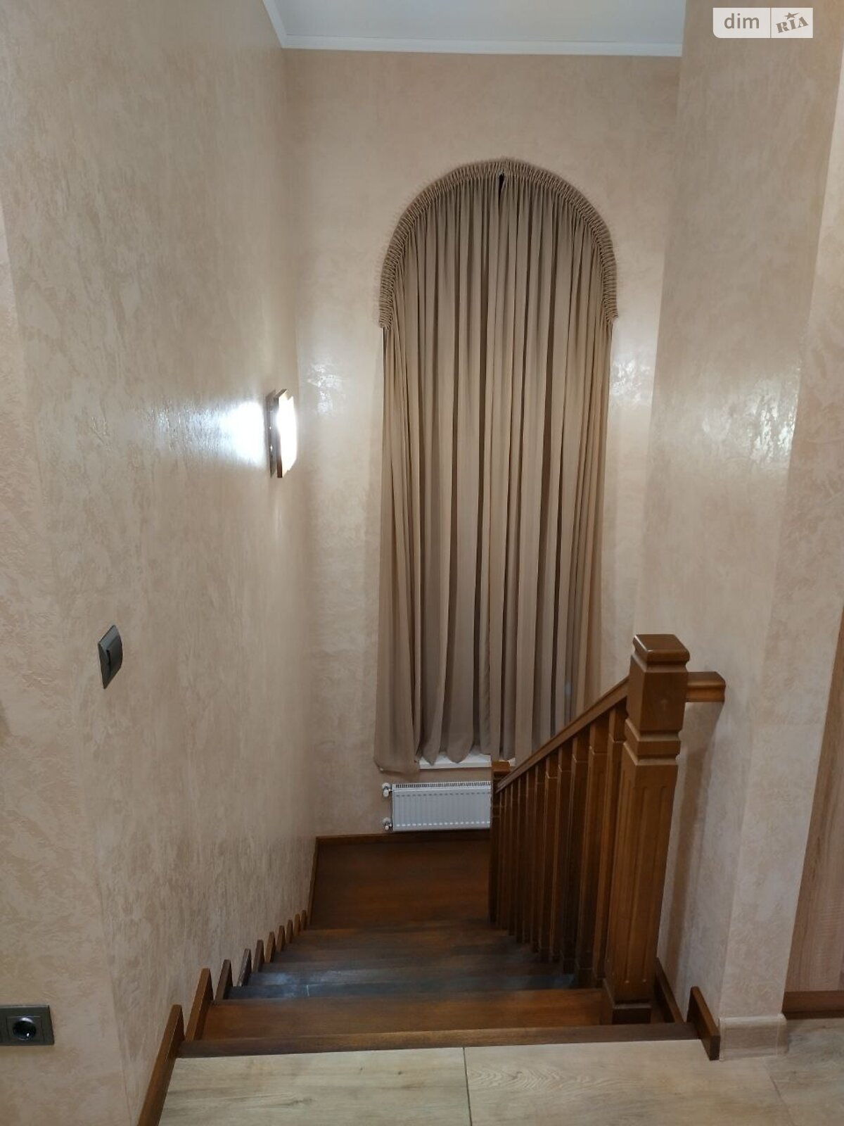 двоповерховий будинок з гаражем, 200 кв. м, цегла. Здається помісячно в Софіївській Борщагівці фото 1 двоповерховий будинок з гаражем, 200 кв. м, цегла. Здається помісячно в Софіївській Борщагівці фото 1