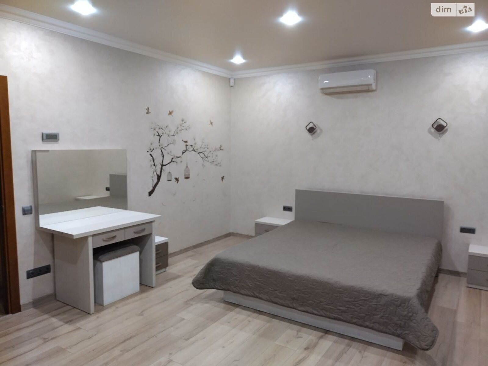 двоповерховий будинок з гаражем, 200 кв. м, цегла. Здається помісячно в Софіївській Борщагівці фото 1 двоповерховий будинок з гаражем, 200 кв. м, цегла. Здається помісячно в Софіївській Борщагівці фото 1