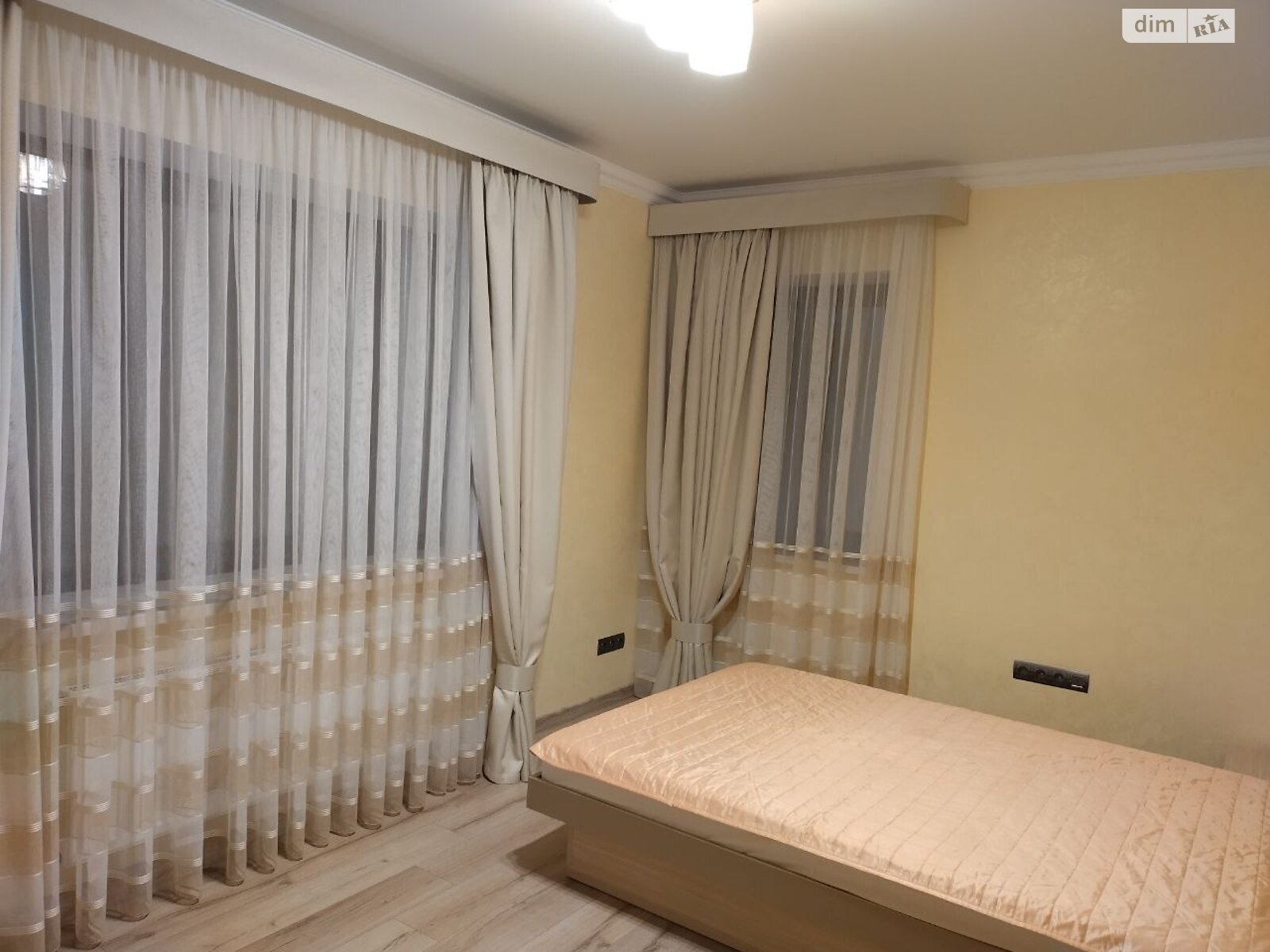 двоповерховий будинок з гаражем, 200 кв. м, цегла. Здається помісячно в Софіївській Борщагівці фото 1 двоповерховий будинок з гаражем, 200 кв. м, цегла. Здається помісячно в Софіївській Борщагівці фото 1