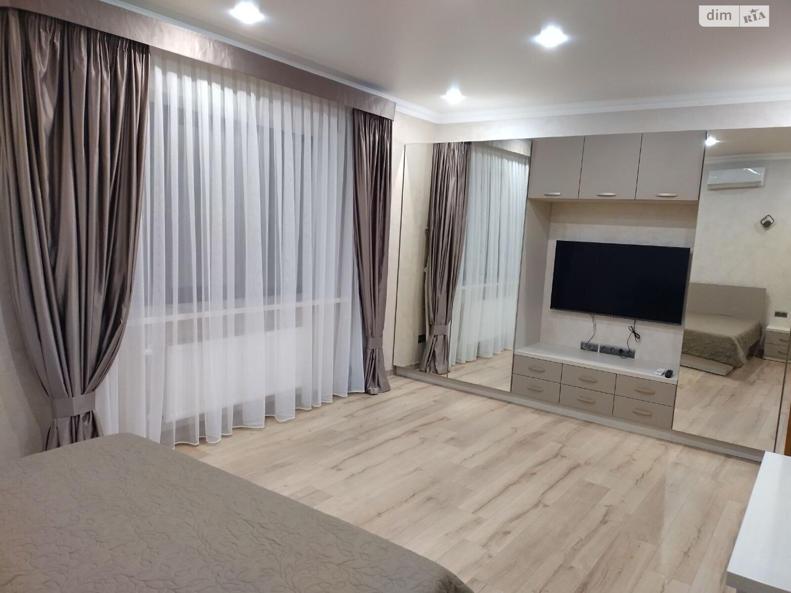 двоповерховий будинок з гаражем, 200 кв. м, цегла. Здається помісячно в Софіївській Борщагівці фото 1 двоповерховий будинок з гаражем, 200 кв. м, цегла. Здається помісячно в Софіївській Борщагівці фото 1