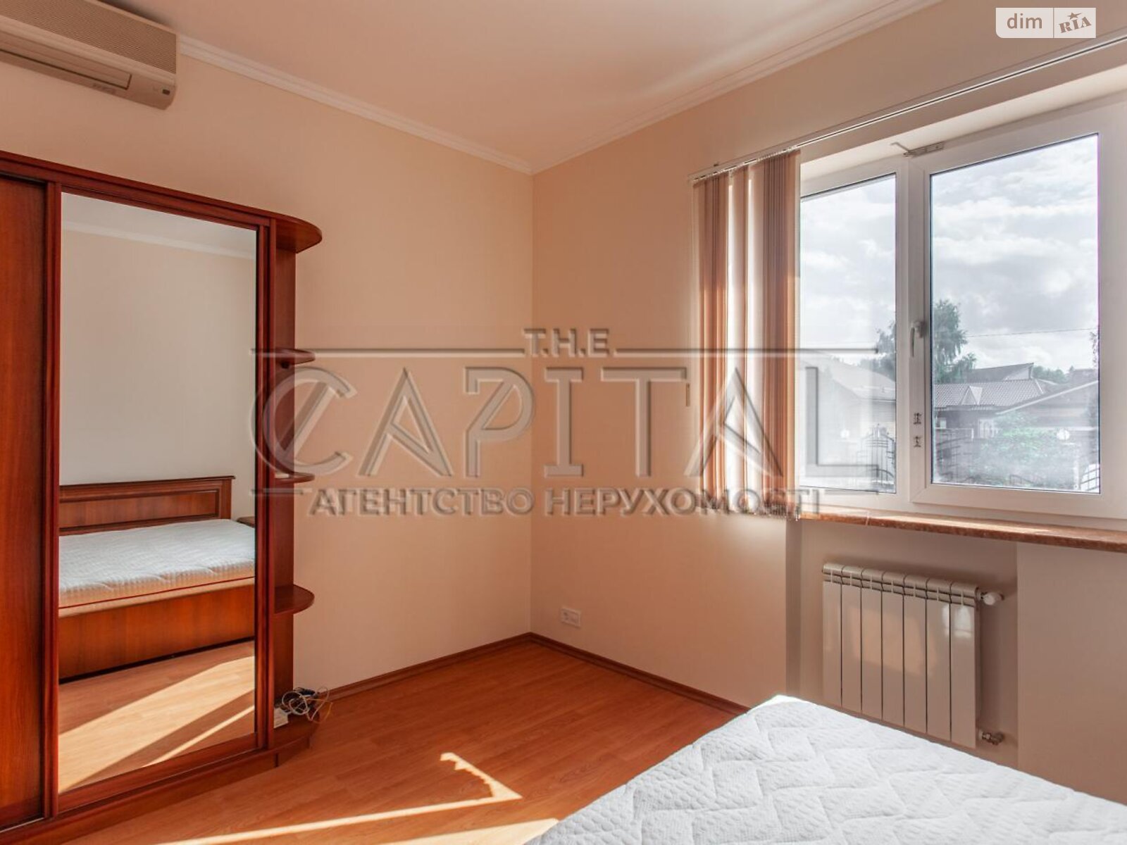 триповерховий будинок з гаражем, 330 кв. м, цегла. Здається помісячно в Софіївській Борщагівці фото 1 триповерховий будинок з гаражем, 330 кв. м, цегла. Здається помісячно в Софіївській Борщагівці фото 1