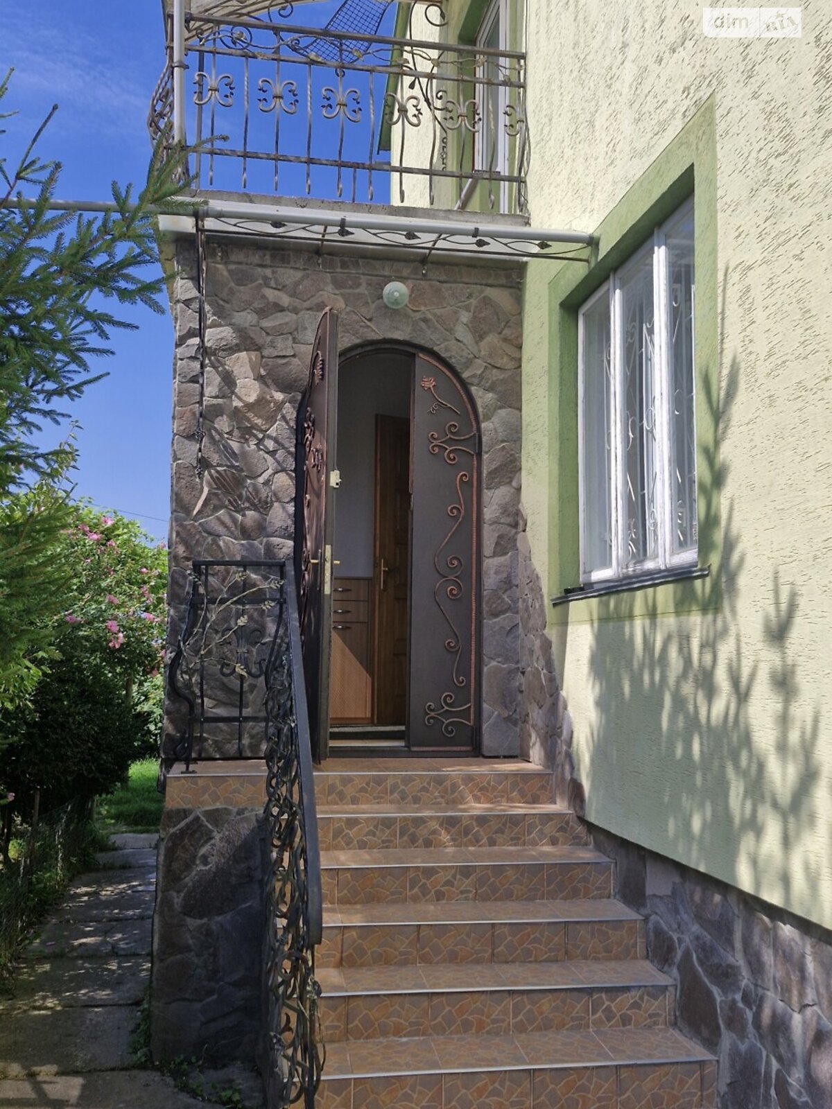 двоповерховий будинок з верандою, 190 кв. м, цегла. Здається помісячно в Солонці фото 1 двоповерховий будинок з верандою, 190 кв. м, цегла. Здається помісячно в Солонці фото 1