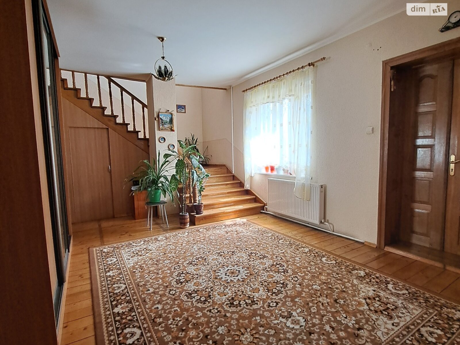двоповерховий будинок з верандою, 190 кв. м, цегла. Здається помісячно в Солонці фото 1 двоповерховий будинок з верандою, 190 кв. м, цегла. Здається помісячно в Солонці фото 1