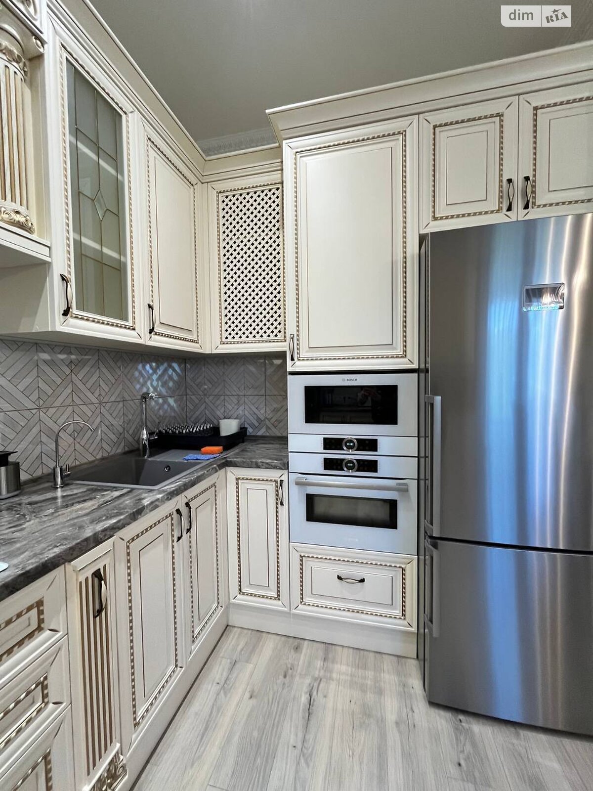 одноэтажный дом с верандой, 100 кв. м, кирпич. Сдается помесячно в Солонке фото 1