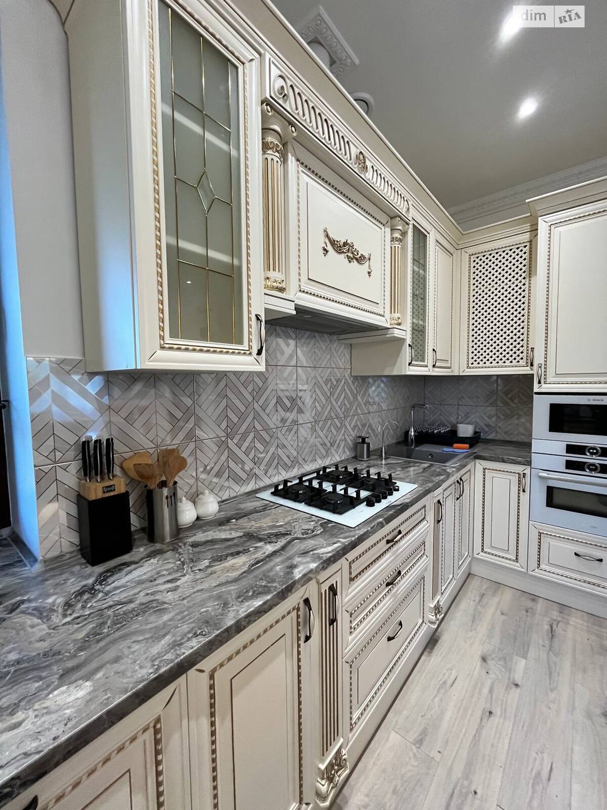 одноэтажный дом с верандой, 100 кв. м, кирпич. Сдается помесячно в Солонке фото 1