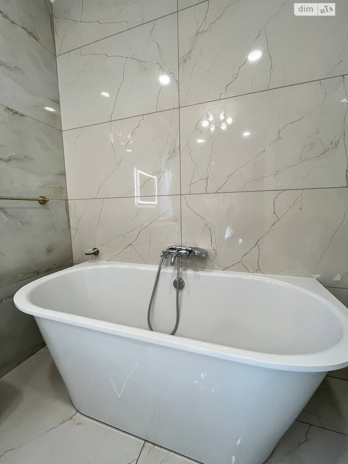 одноэтажный дом с верандой, 100 кв. м, кирпич. Сдается помесячно в Солонке фото 1