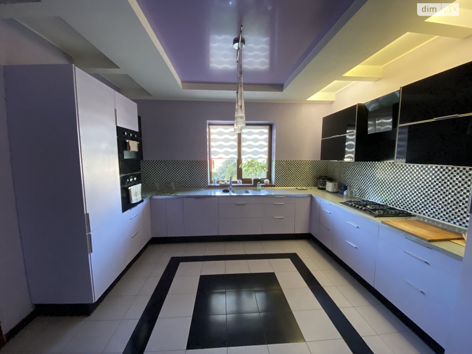 двоповерховий будинок з гаражем, 250 кв. м, цегла. Здається помісячно в Солонці фото 1 двоповерховий будинок з гаражем, 250 кв. м, цегла. Здається помісячно в Солонці фото 1