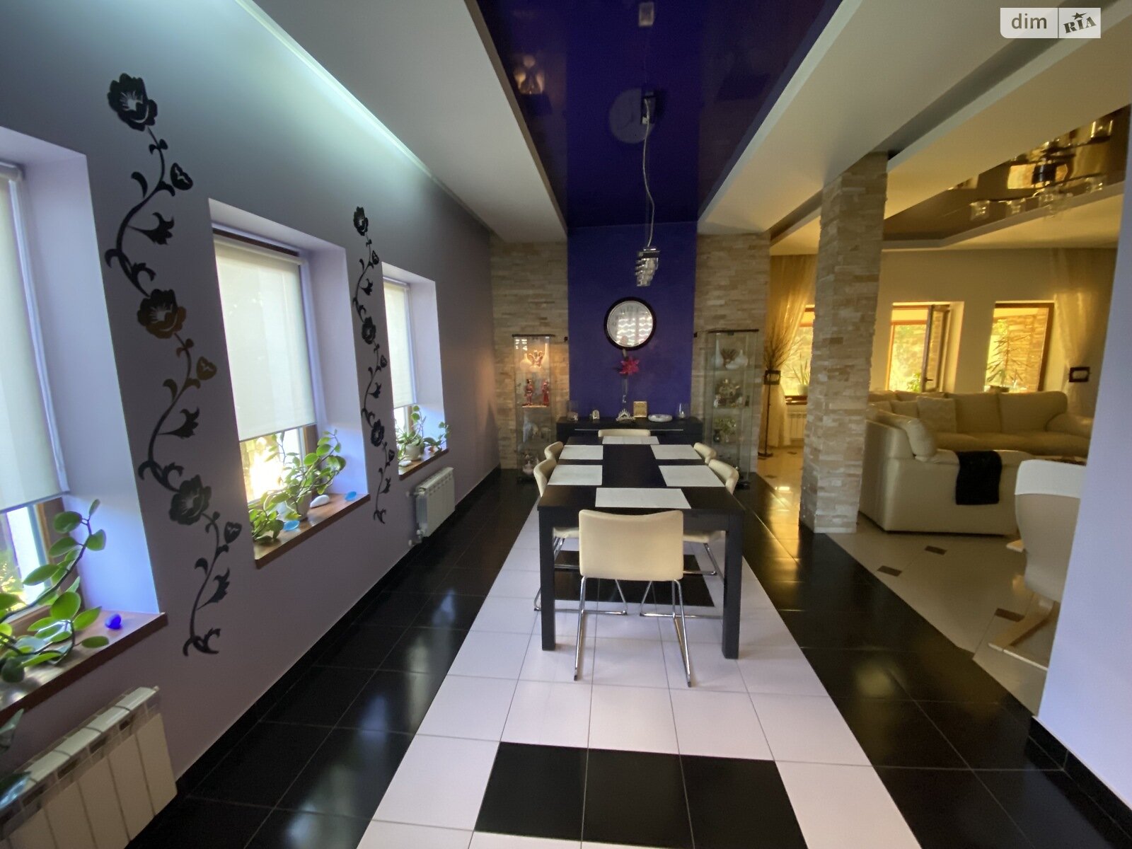 двоповерховий будинок з гаражем, 250 кв. м, цегла. Здається помісячно в Солонці фото 1 двоповерховий будинок з гаражем, 250 кв. м, цегла. Здається помісячно в Солонці фото 1