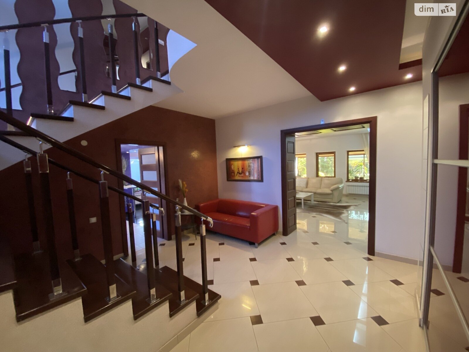 двоповерховий будинок з гаражем, 250 кв. м, цегла. Здається помісячно в Солонці фото 1 двоповерховий будинок з гаражем, 250 кв. м, цегла. Здається помісячно в Солонці фото 1