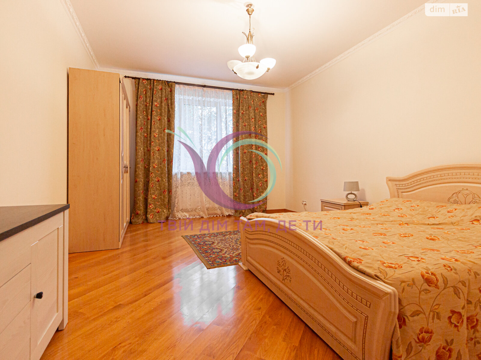 двоповерховий будинок з гаражем, 360 кв. м, цегла. Здається помісячно в Солонці фото 1 двоповерховий будинок з гаражем, 360 кв. м, цегла. Здається помісячно в Солонці фото 1