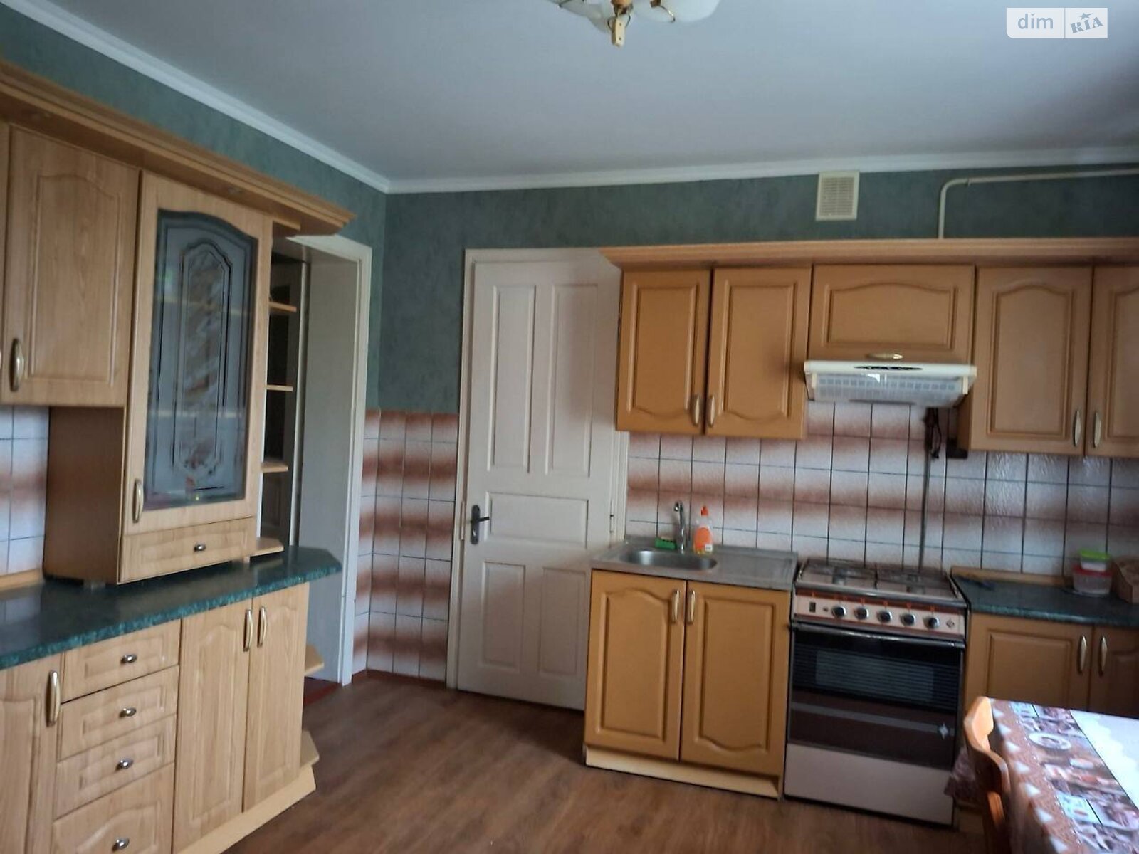 двоповерховий будинок з гаражем, 120 кв. м, цегла. Здається помісячно в Солотвині фото 1