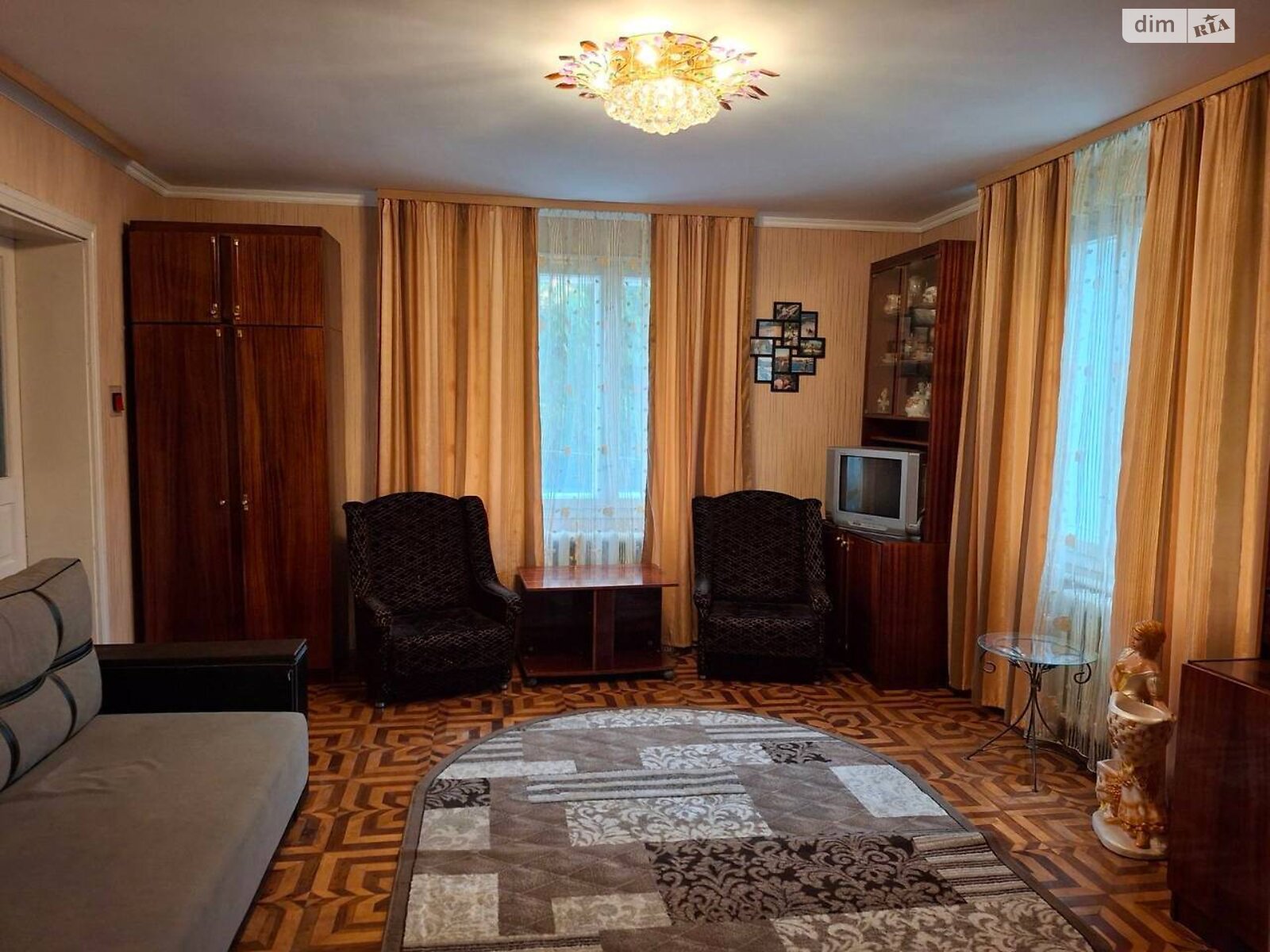 двоповерховий будинок з гаражем, 120 кв. м, цегла. Здається помісячно в Солотвині фото 1