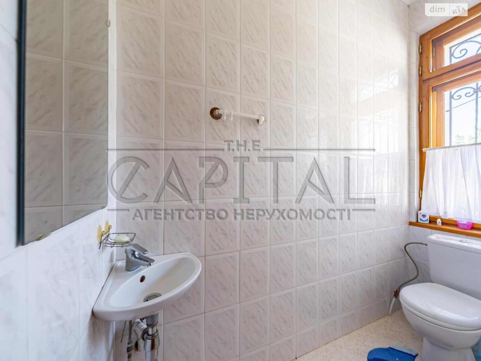 триповерховий будинок з верандою, 399.3 кв. м, цегла. Здається помісячно в Старих Безрадичах фото 1 триповерховий будинок з верандою, 399.3 кв. м, цегла. Здається помісячно в Старих Безрадичах фото 1