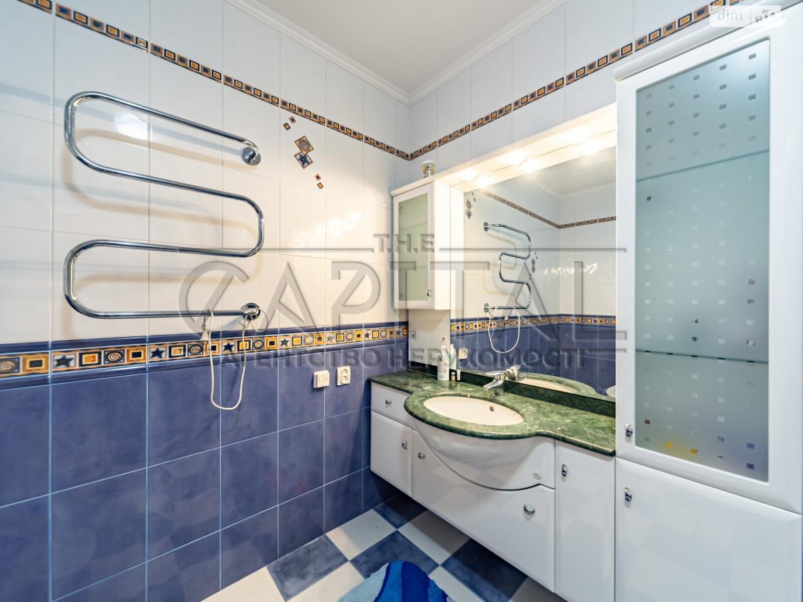 триповерховий будинок з верандою, 399.3 кв. м, цегла. Здається помісячно в Старих Безрадичах фото 1 триповерховий будинок з верандою, 399.3 кв. м, цегла. Здається помісячно в Старих Безрадичах фото 1