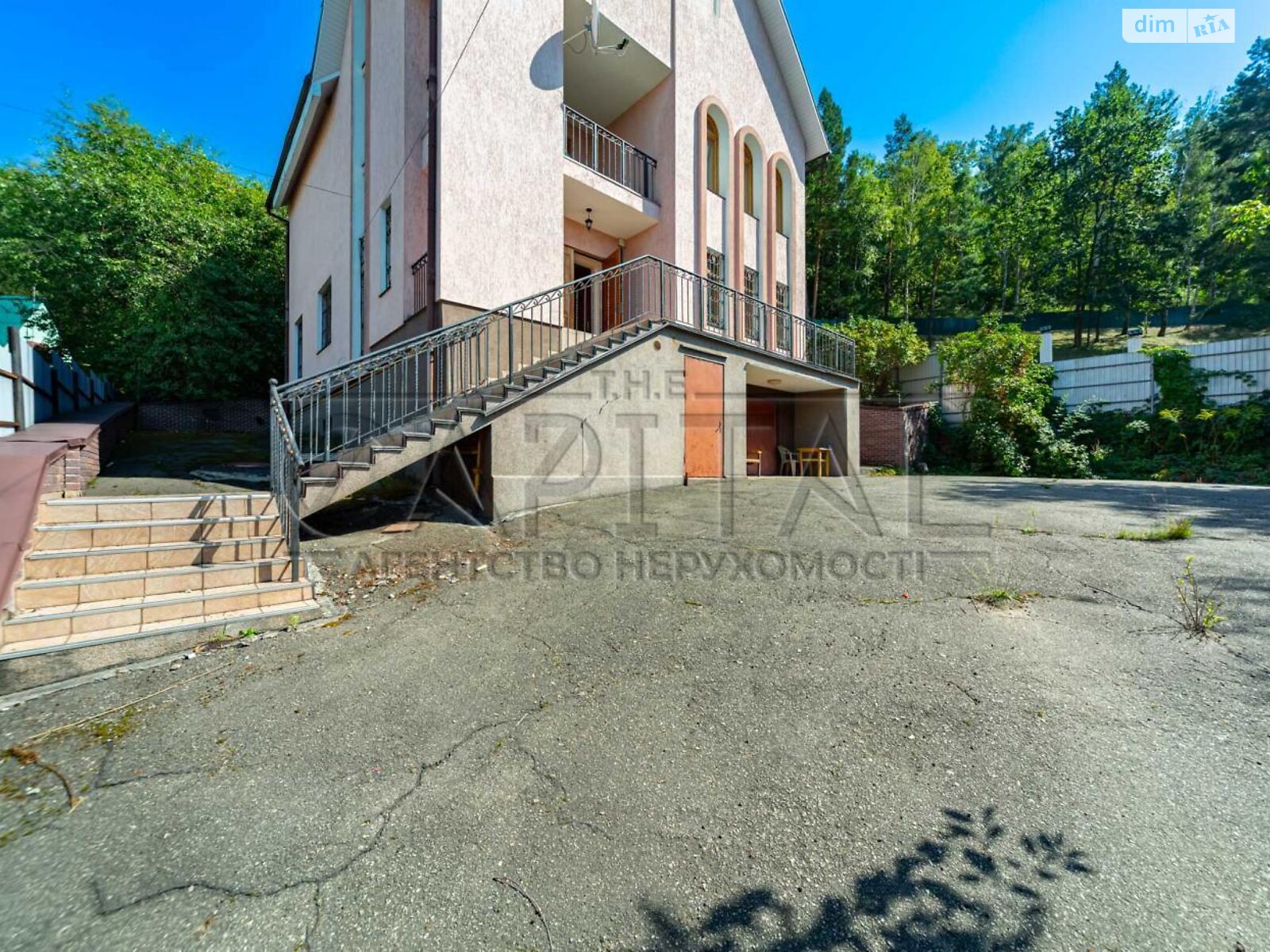 триповерховий будинок з верандою, 399.3 кв. м, цегла. Здається помісячно в Старих Безрадичах фото 1 триповерховий будинок з верандою, 399.3 кв. м, цегла. Здається помісячно в Старих Безрадичах фото 1