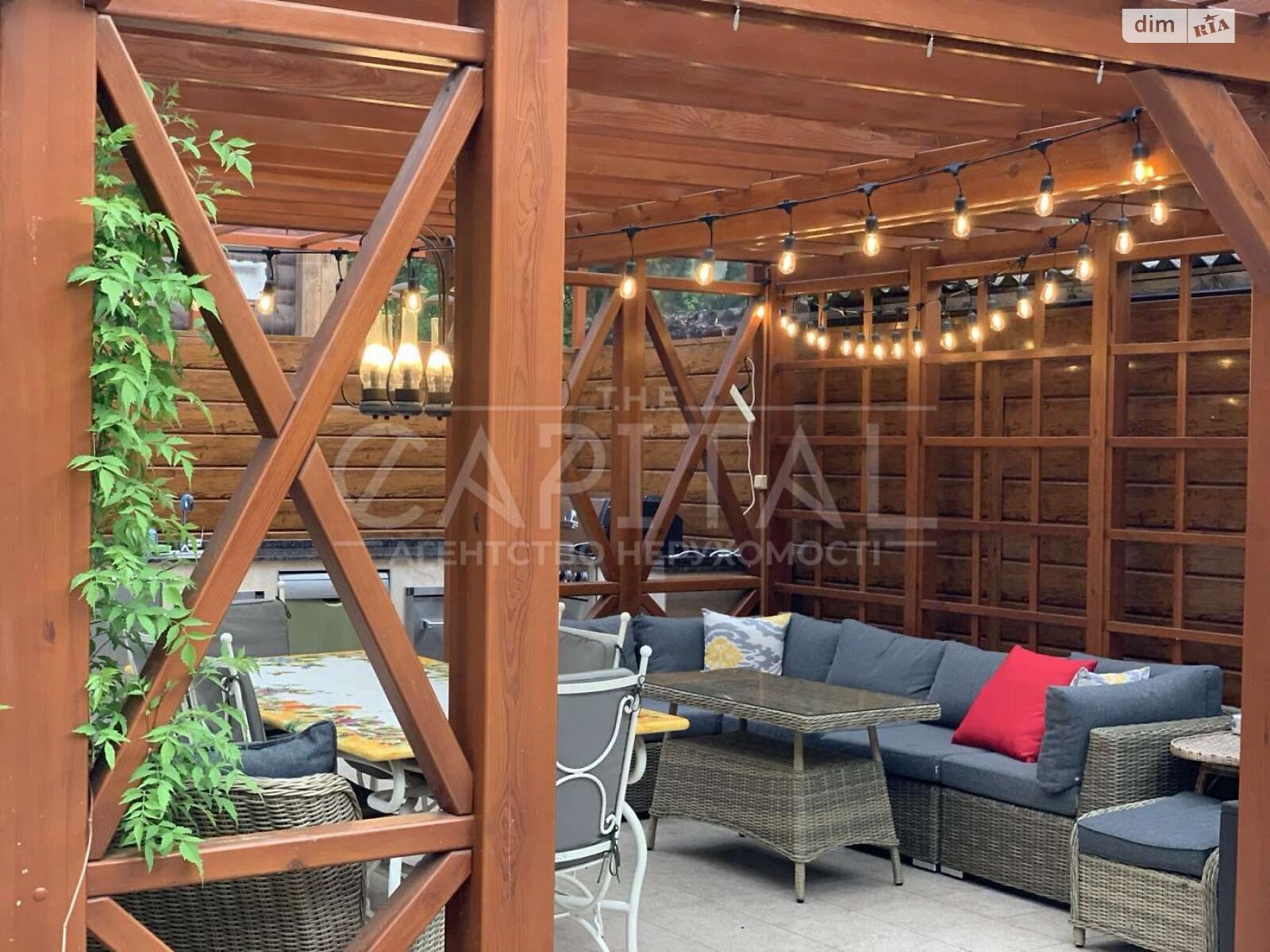 двухэтажный дом, 450 кв. м, кирпич. Сдается помесячно в Старых Петровцах фото 1