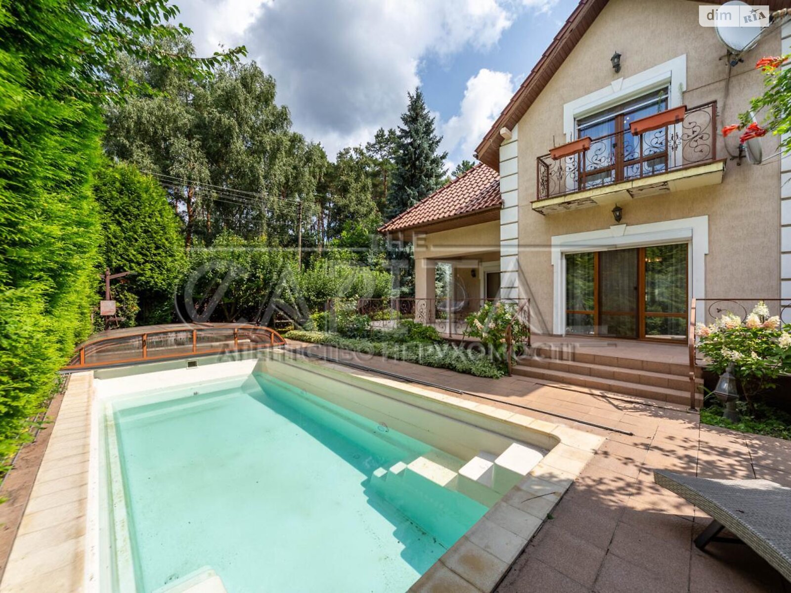 двухэтажный дом, 450 кв. м, кирпич. Сдается помесячно в Старых Петровцах фото 1