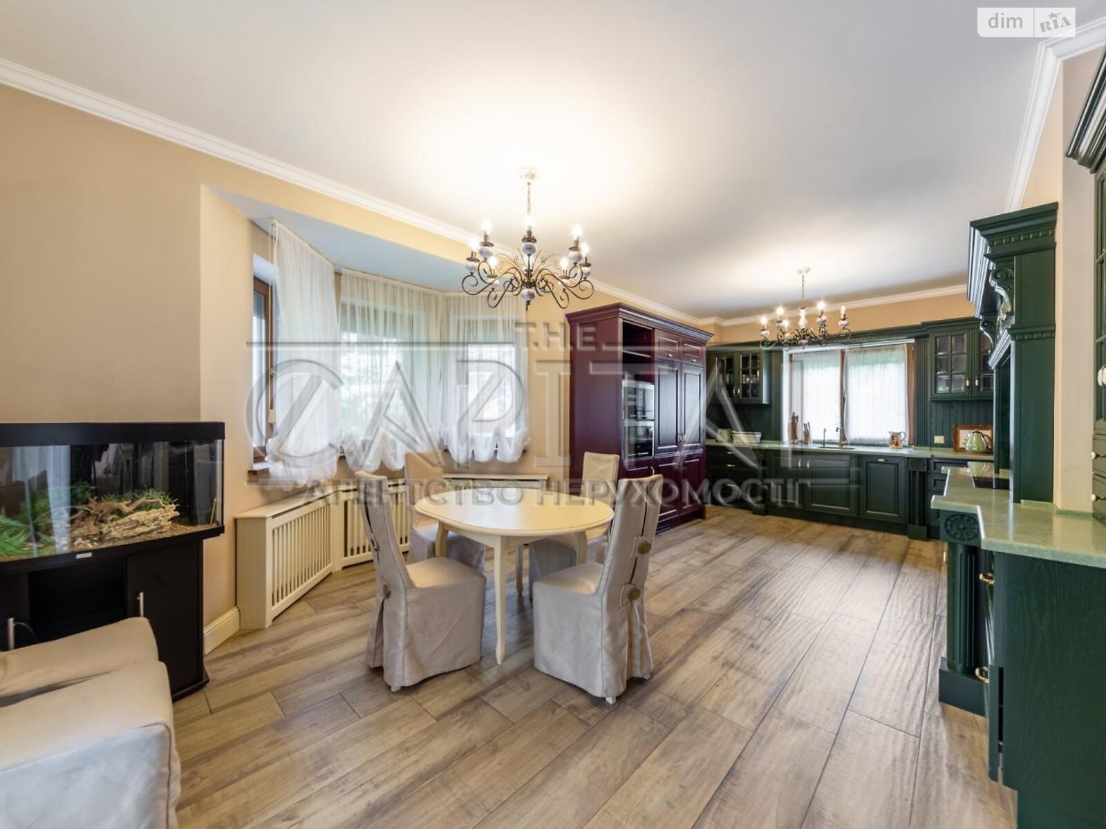 двухэтажный дом, 450 кв. м, кирпич. Сдается помесячно в Старых Петровцах фото 1