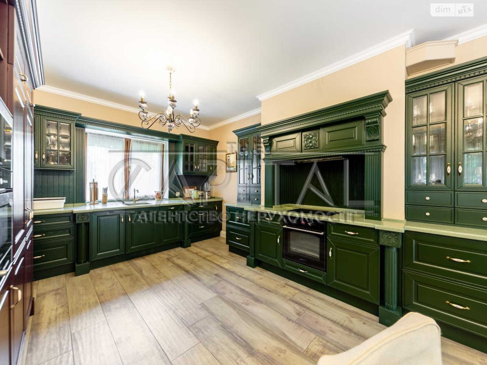 двухэтажный дом, 450 кв. м, кирпич. Сдается помесячно в Старых Петровцах фото 1