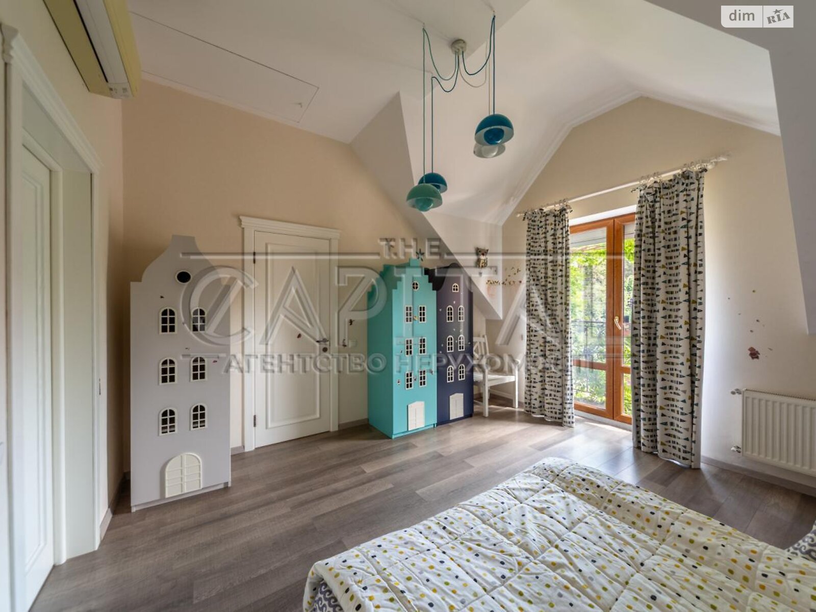 двухэтажный дом, 450 кв. м, кирпич. Сдается помесячно в Старых Петровцах фото 1