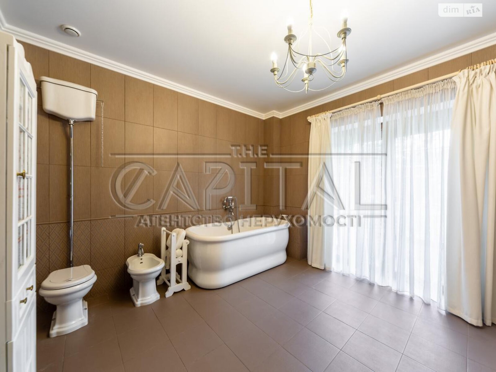 двухэтажный дом, 450 кв. м, кирпич. Сдается помесячно в Старых Петровцах фото 1