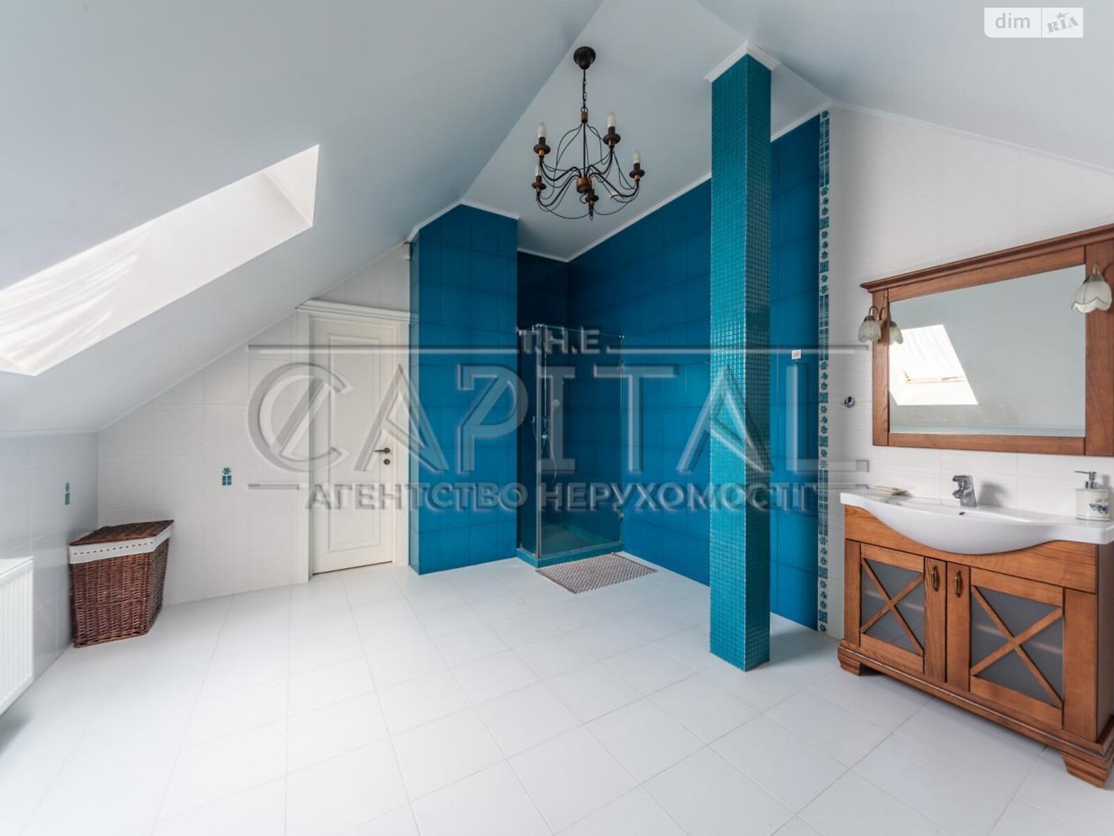 двухэтажный дом, 450 кв. м, кирпич. Сдается помесячно в Старых Петровцах фото 1