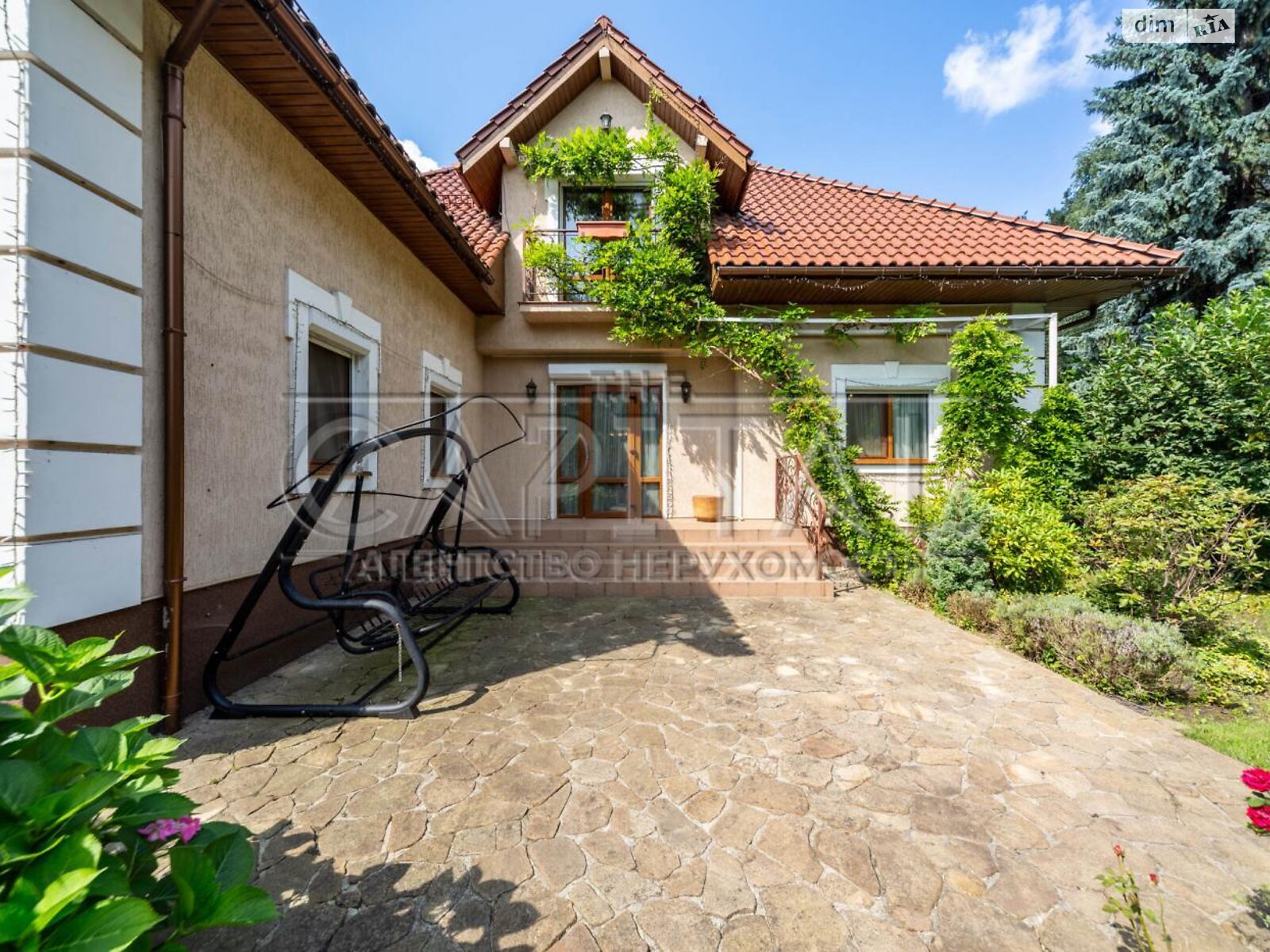 двухэтажный дом, 450 кв. м, кирпич. Сдается помесячно в Старых Петровцах фото 1