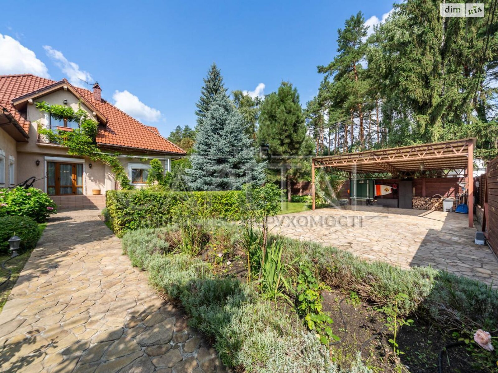 двухэтажный дом, 450 кв. м, кирпич. Сдается помесячно в Старых Петровцах фото 1