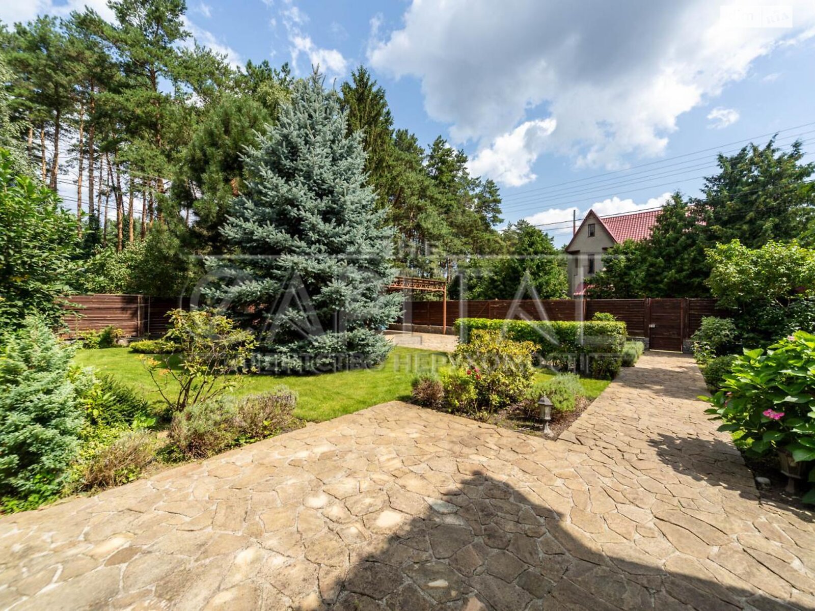 двухэтажный дом, 450 кв. м, кирпич. Сдается помесячно в Старых Петровцах фото 1