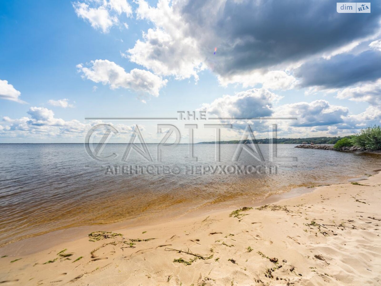 двухэтажный дом, 450 кв. м, кирпич. Сдается помесячно в Старых Петровцах фото 1