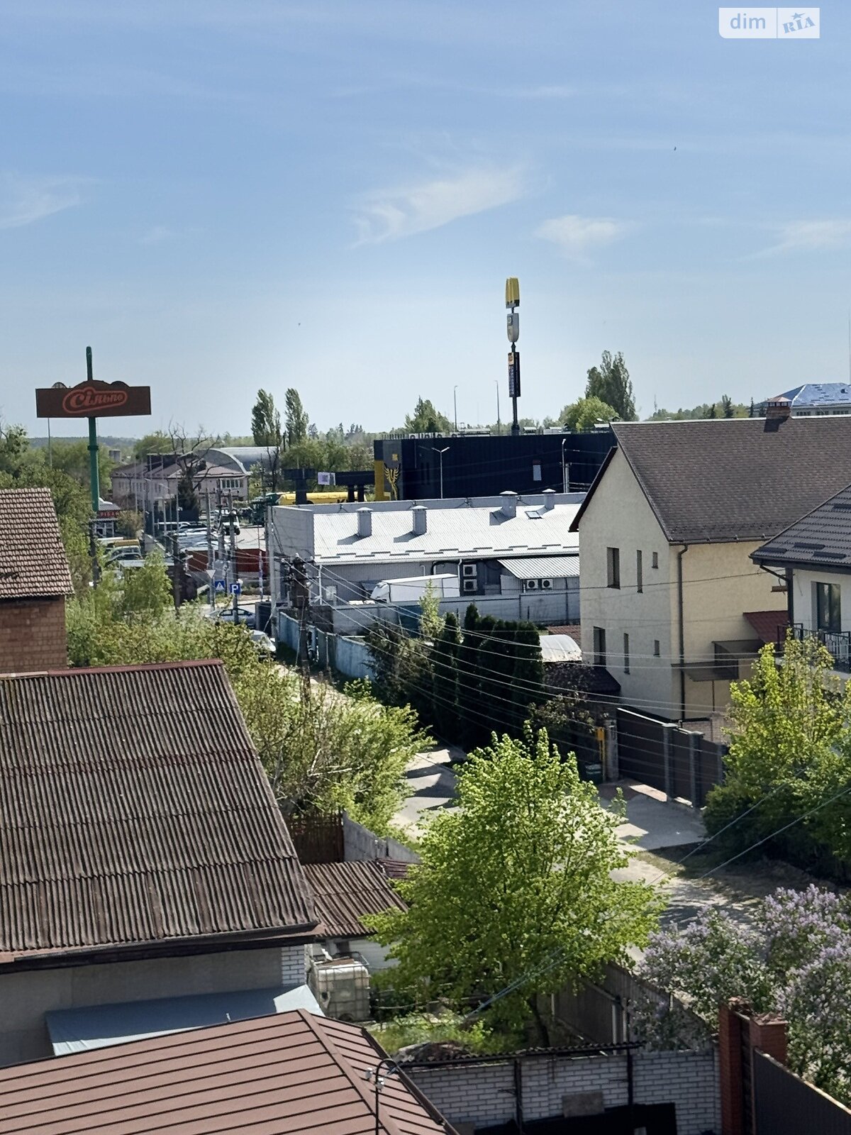 триповерховий будинок бесідка, 495.2 кв. м, цегла. Здається помісячно в Стоянці фото 1 триповерховий будинок бесідка, 495.2 кв. м, цегла. Здається помісячно в Стоянці фото 1