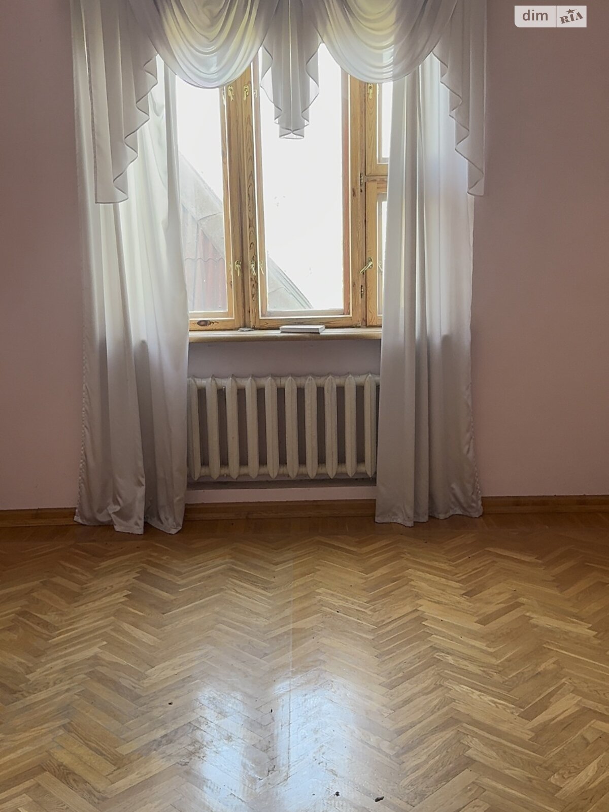 триповерховий будинок бесідка, 495.2 кв. м, цегла. Здається помісячно в Стоянці фото 1 триповерховий будинок бесідка, 495.2 кв. м, цегла. Здається помісячно в Стоянці фото 1
