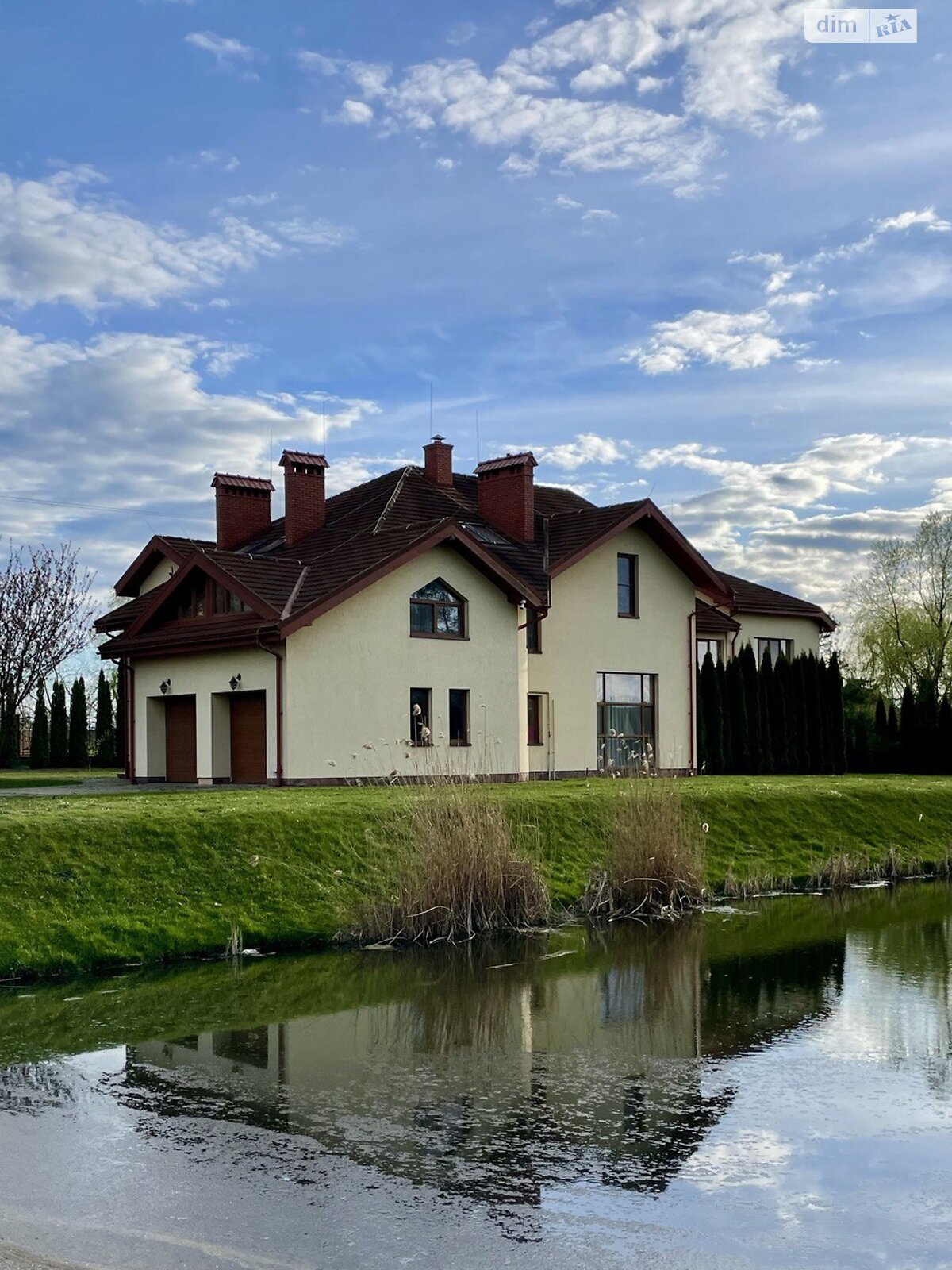 двухэтажный дом с верандой, 471.8 кв. м, кирпич. Сдается помесячно в Суховоле фото 1 двухэтажный дом с верандой, 471.8 кв. м, кирпич. Сдается помесячно в Суховоле фото 1