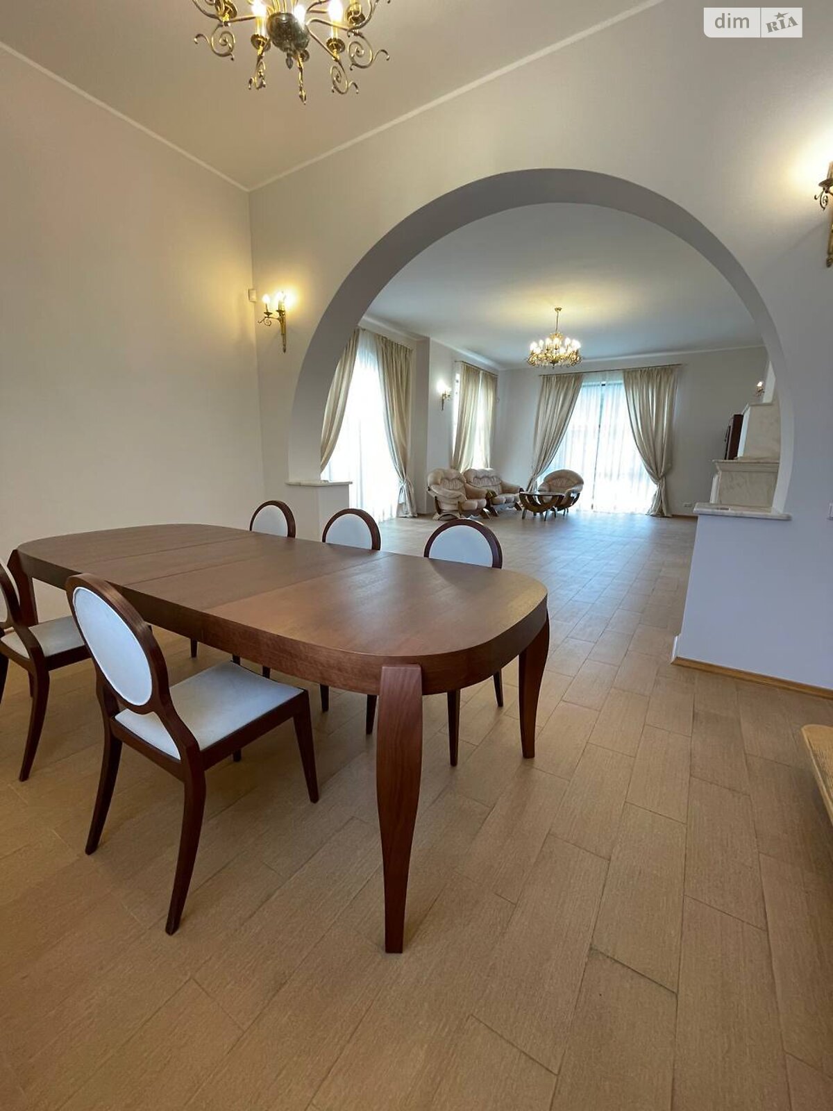 двухэтажный дом с верандой, 471.8 кв. м, кирпич. Сдается помесячно в Суховоле фото 1 двухэтажный дом с верандой, 471.8 кв. м, кирпич. Сдается помесячно в Суховоле фото 1