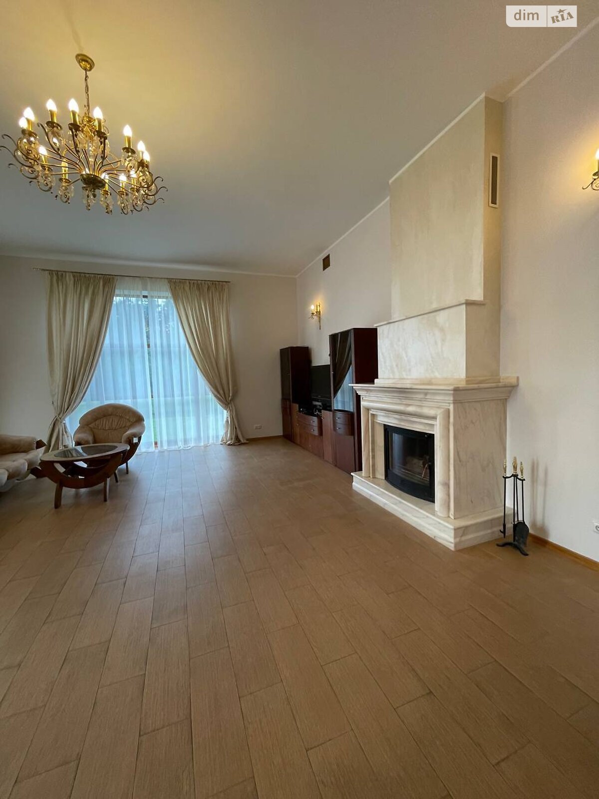 двухэтажный дом с верандой, 471.8 кв. м, кирпич. Сдается помесячно в Суховоле фото 1 двухэтажный дом с верандой, 471.8 кв. м, кирпич. Сдается помесячно в Суховоле фото 1